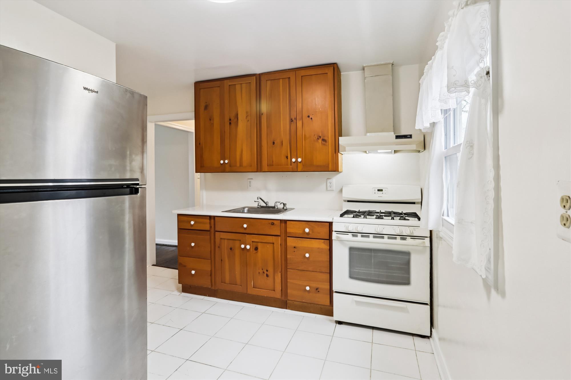 VEIRS MILL VILLAGE - Residential