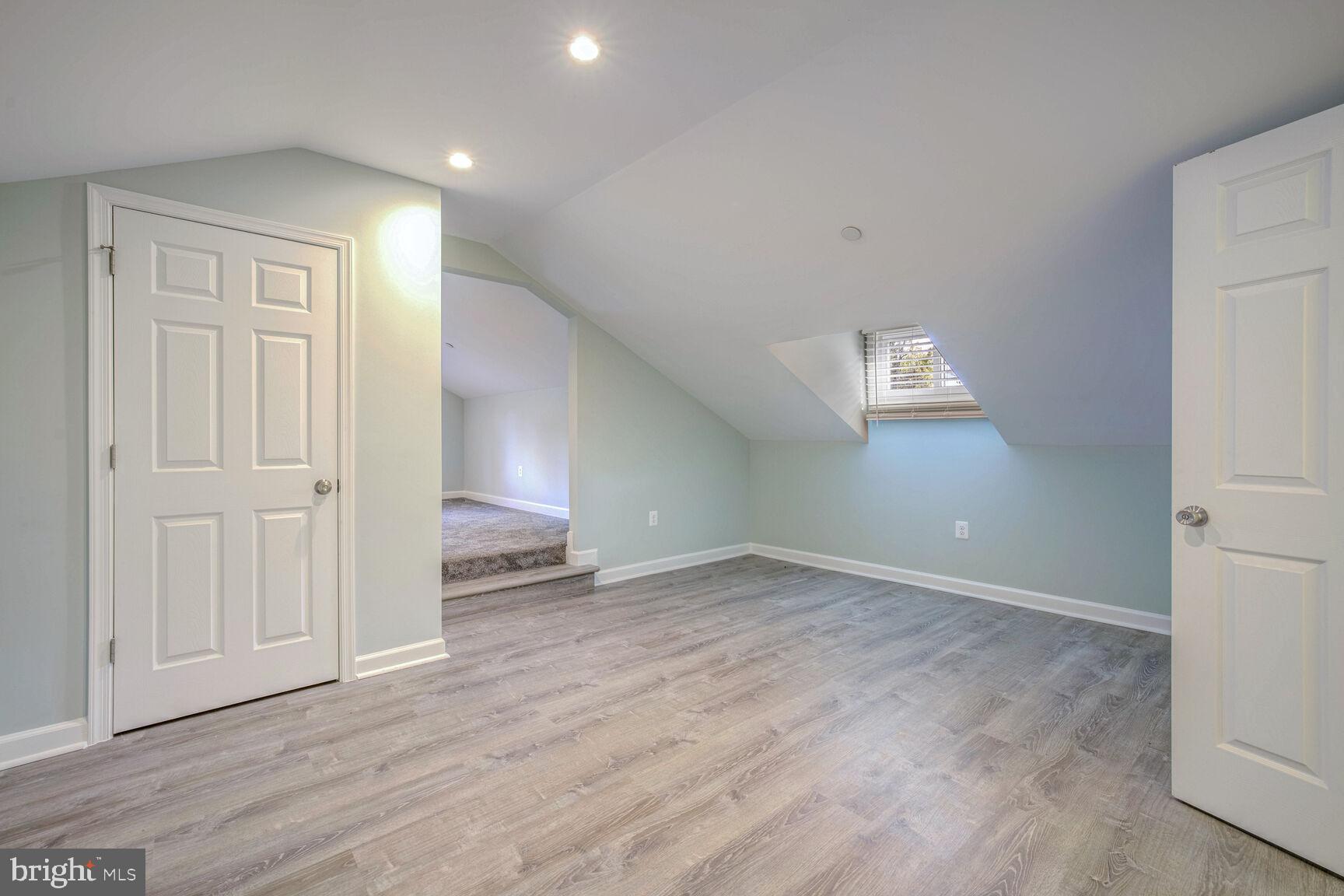 SNOWDENS MANOR - Residential Lease