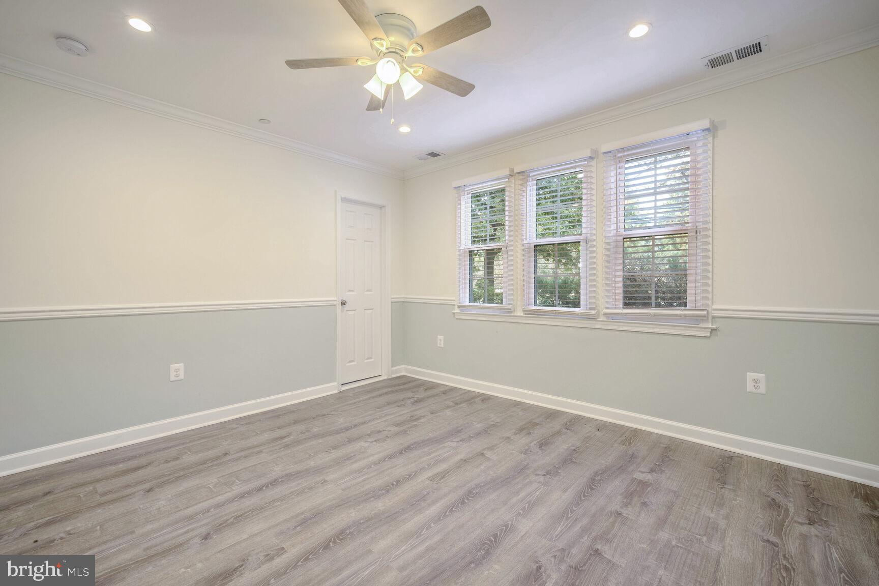 SNOWDENS MANOR - Residential Lease