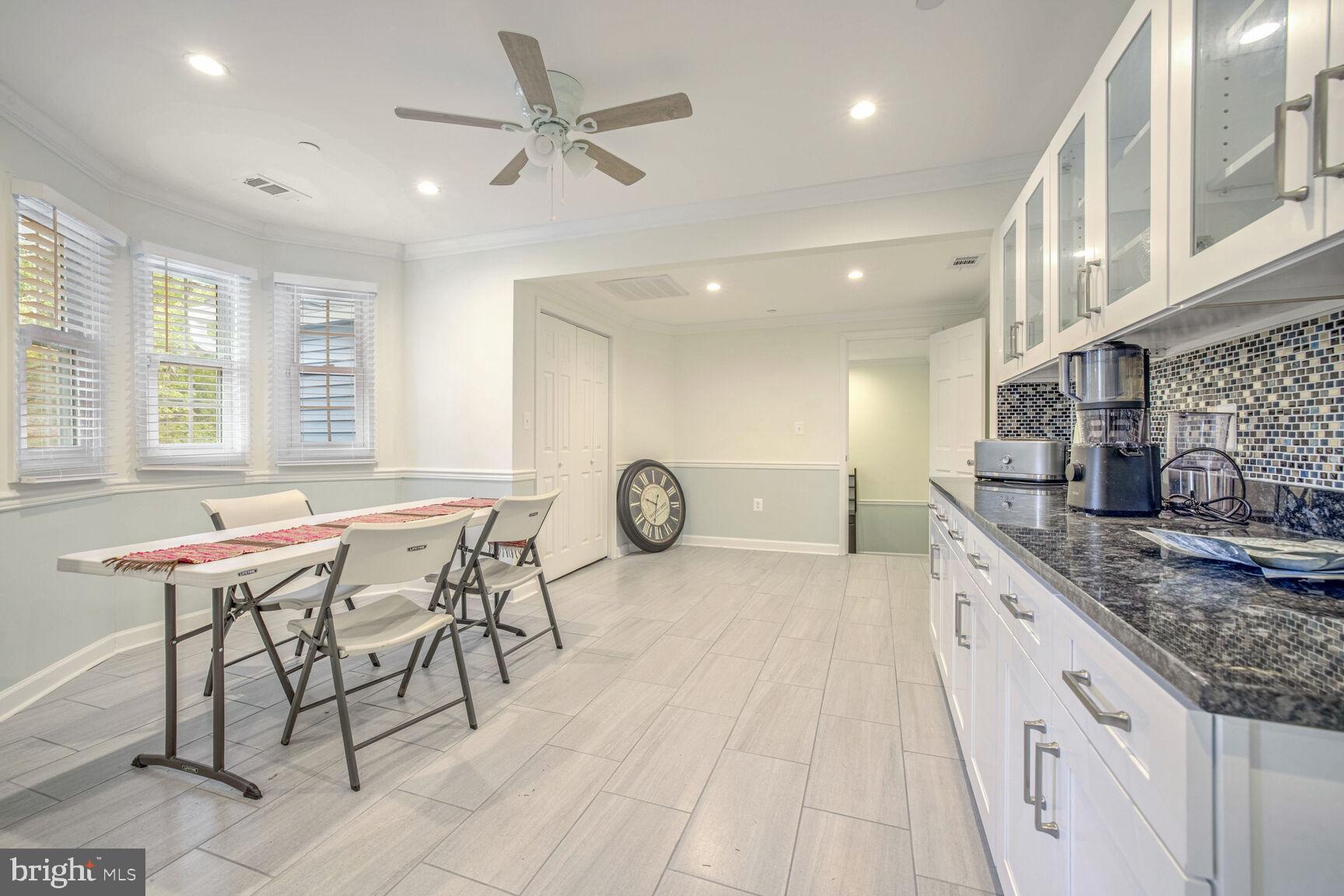 SNOWDENS MANOR - Residential Lease