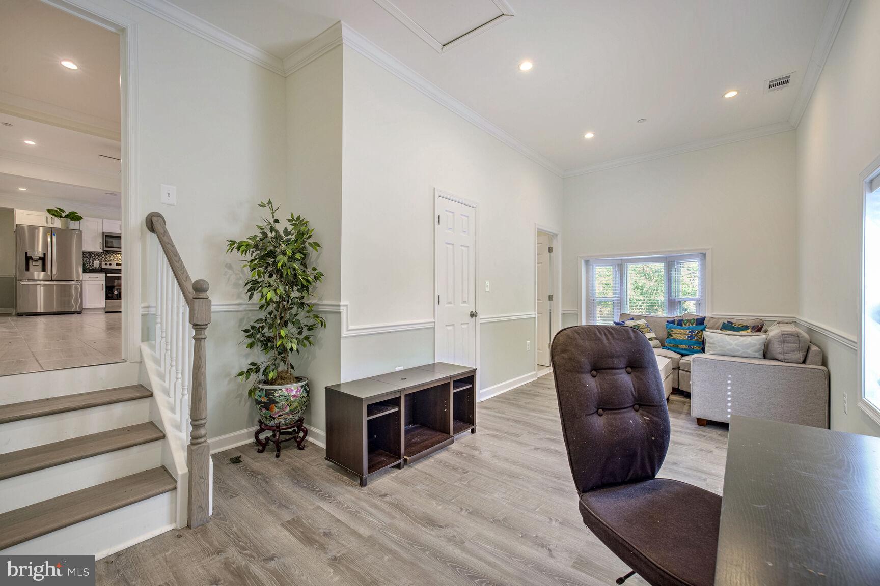 SNOWDENS MANOR - Residential Lease