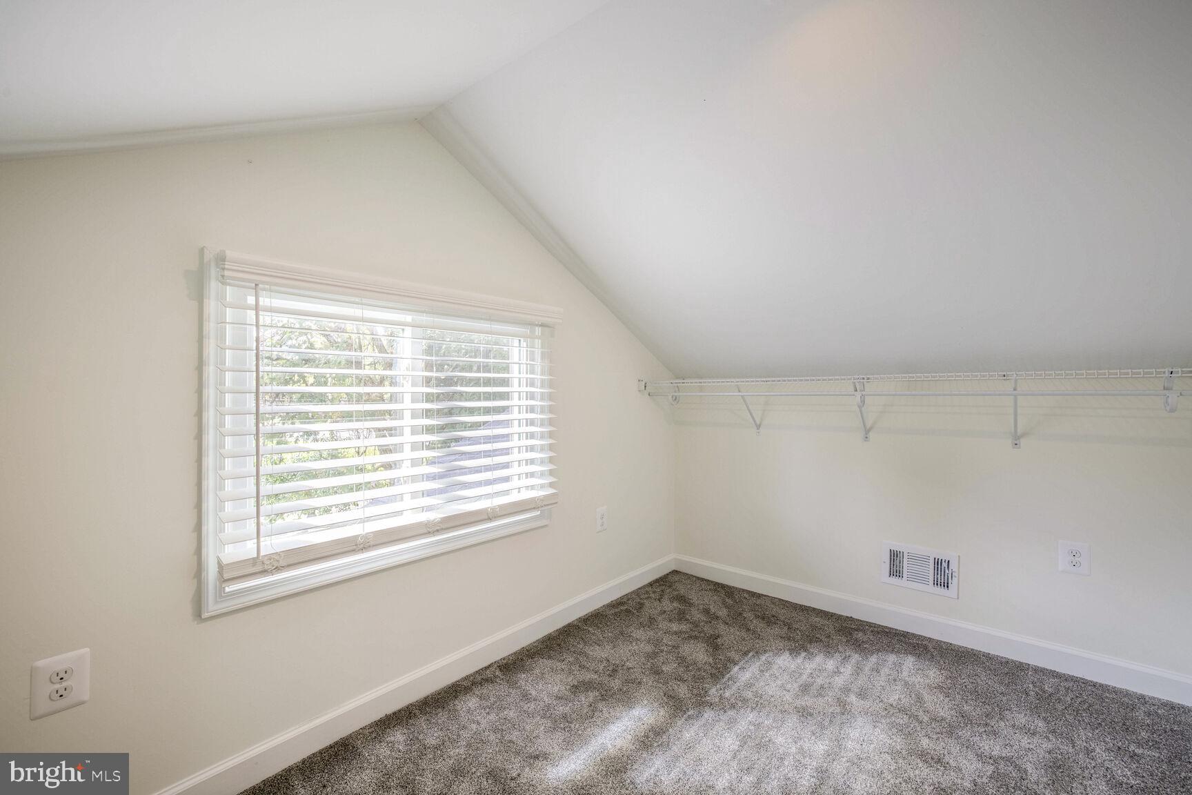 SNOWDENS MANOR - Residential Lease