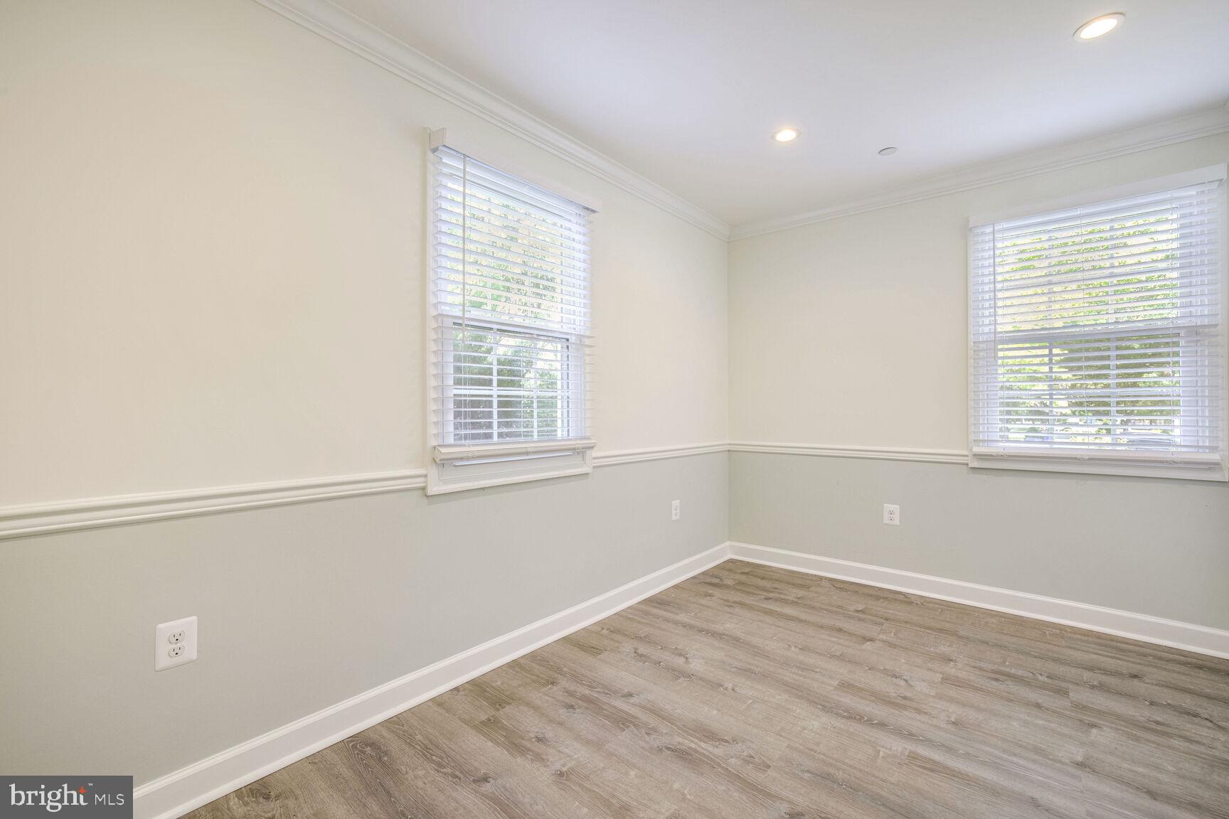 SNOWDENS MANOR - Residential Lease