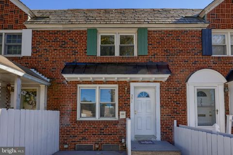 Photo of 391 Hale Avenue, HARRISBURG, PA 17104 (MLS # PADA2051034)