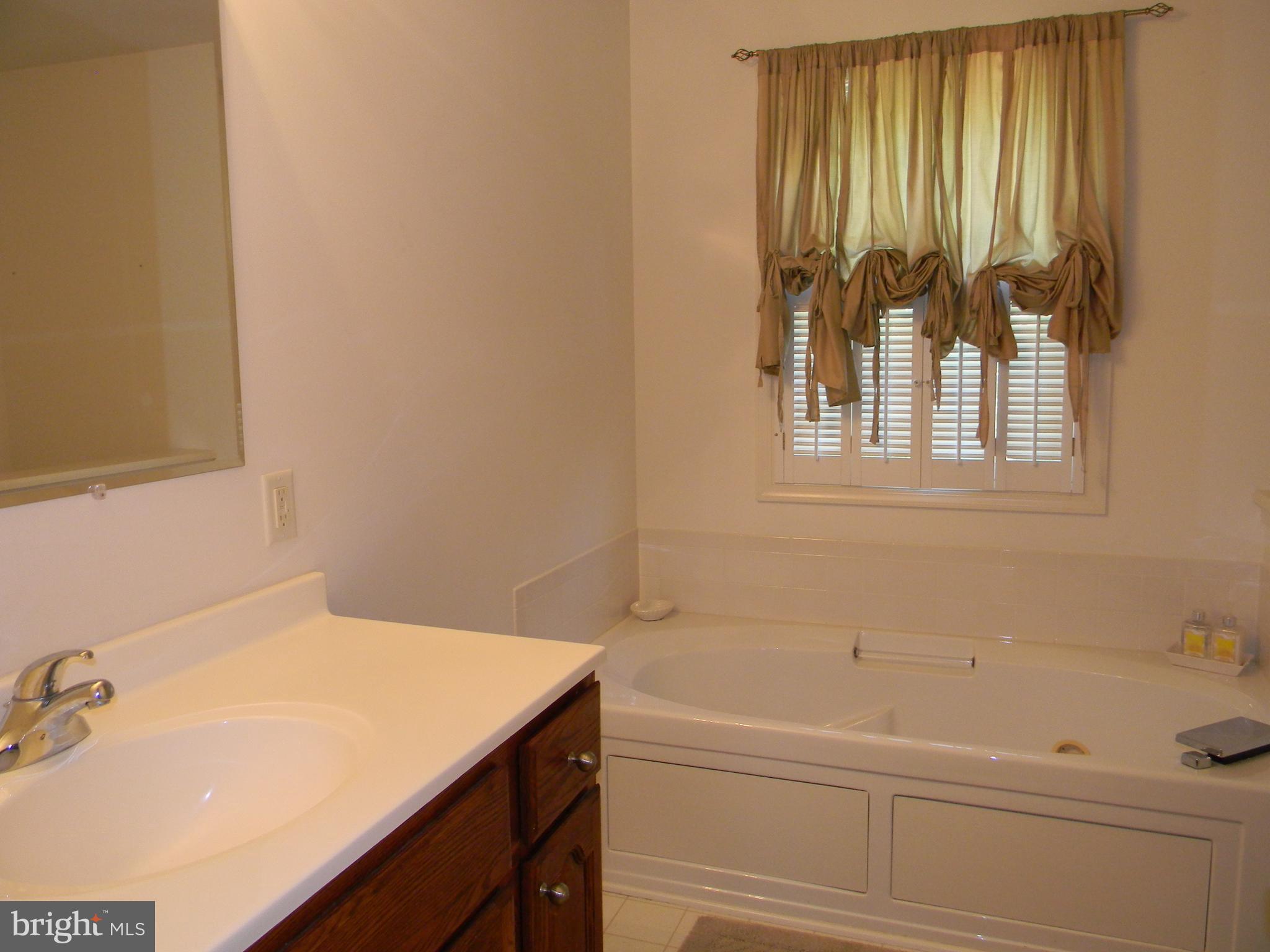 CHESAPEAKE CLUB - Residential Lease