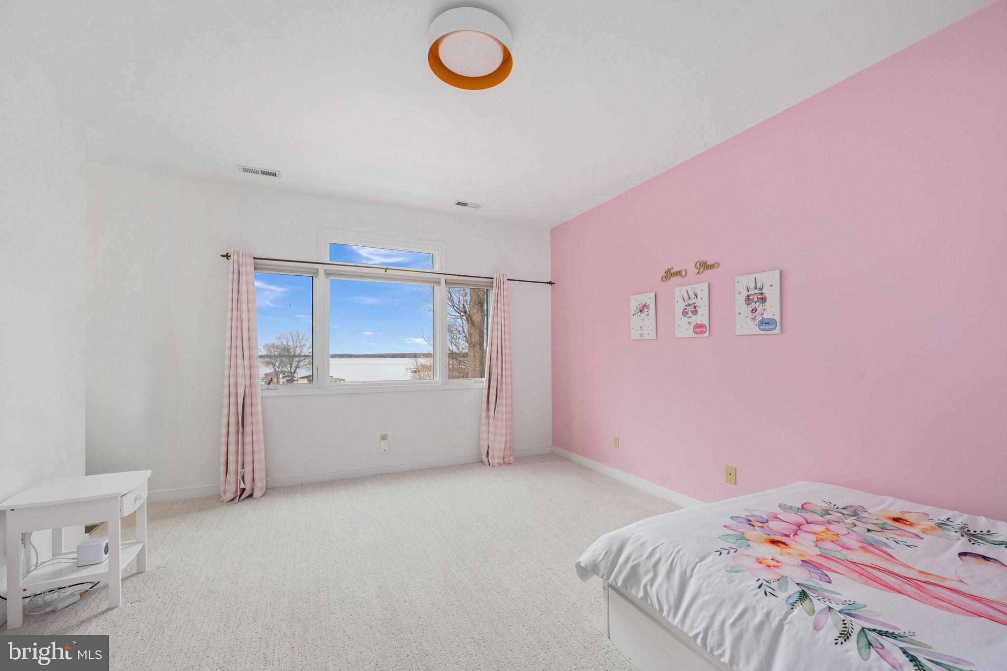 PLEASANT VIEW - Residential