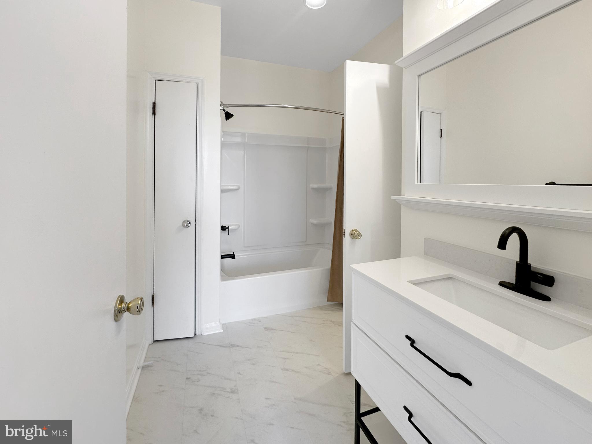 BRISTOL PARK - Residential