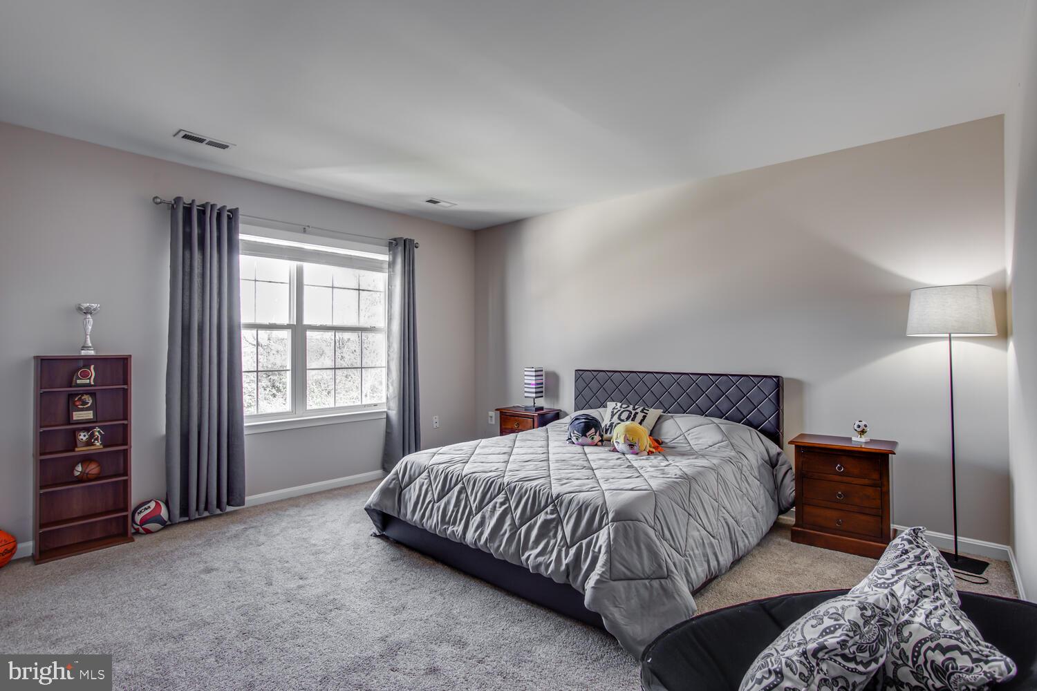 WESTBURY - Residential