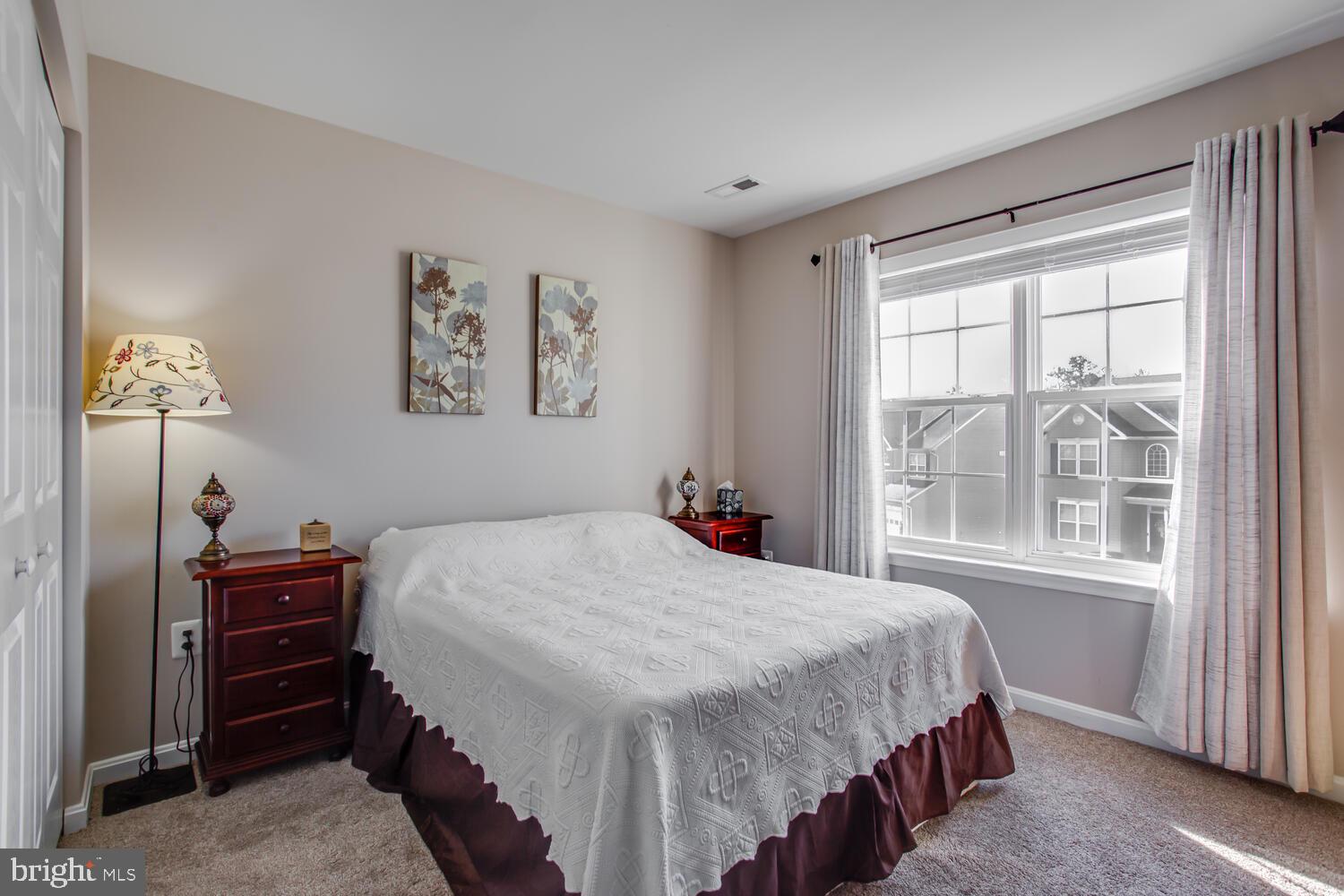 WESTBURY - Residential