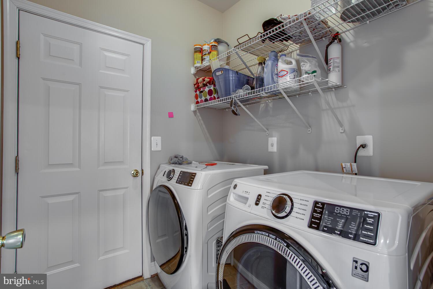 WESTBURY - Residential