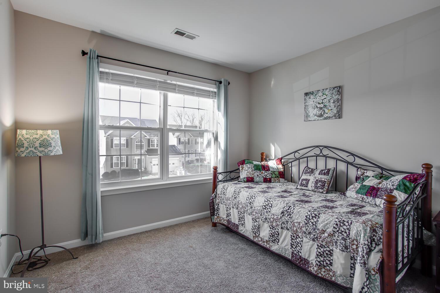 WESTBURY - Residential