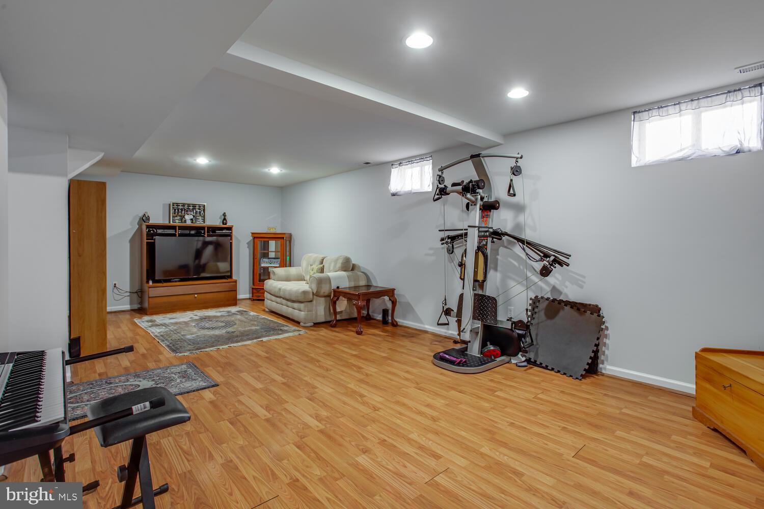 WESTBURY - Residential