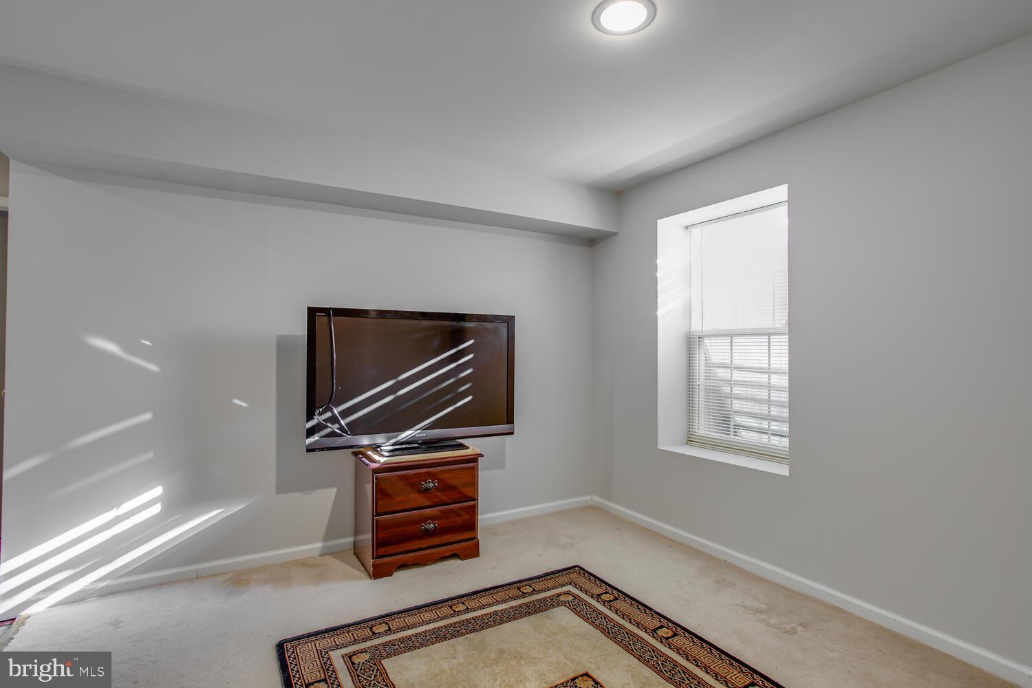 WESTBURY - Residential