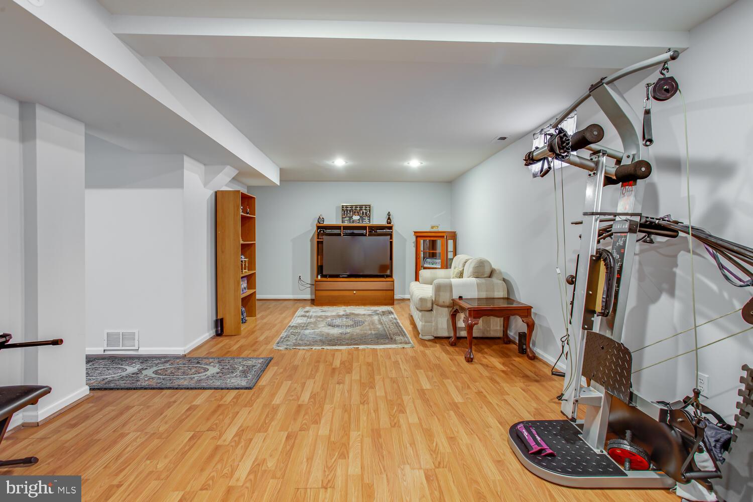 WESTBURY - Residential