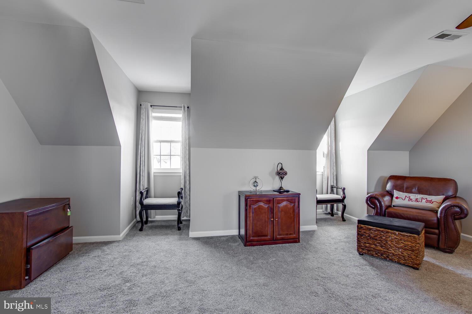 WESTBURY - Residential