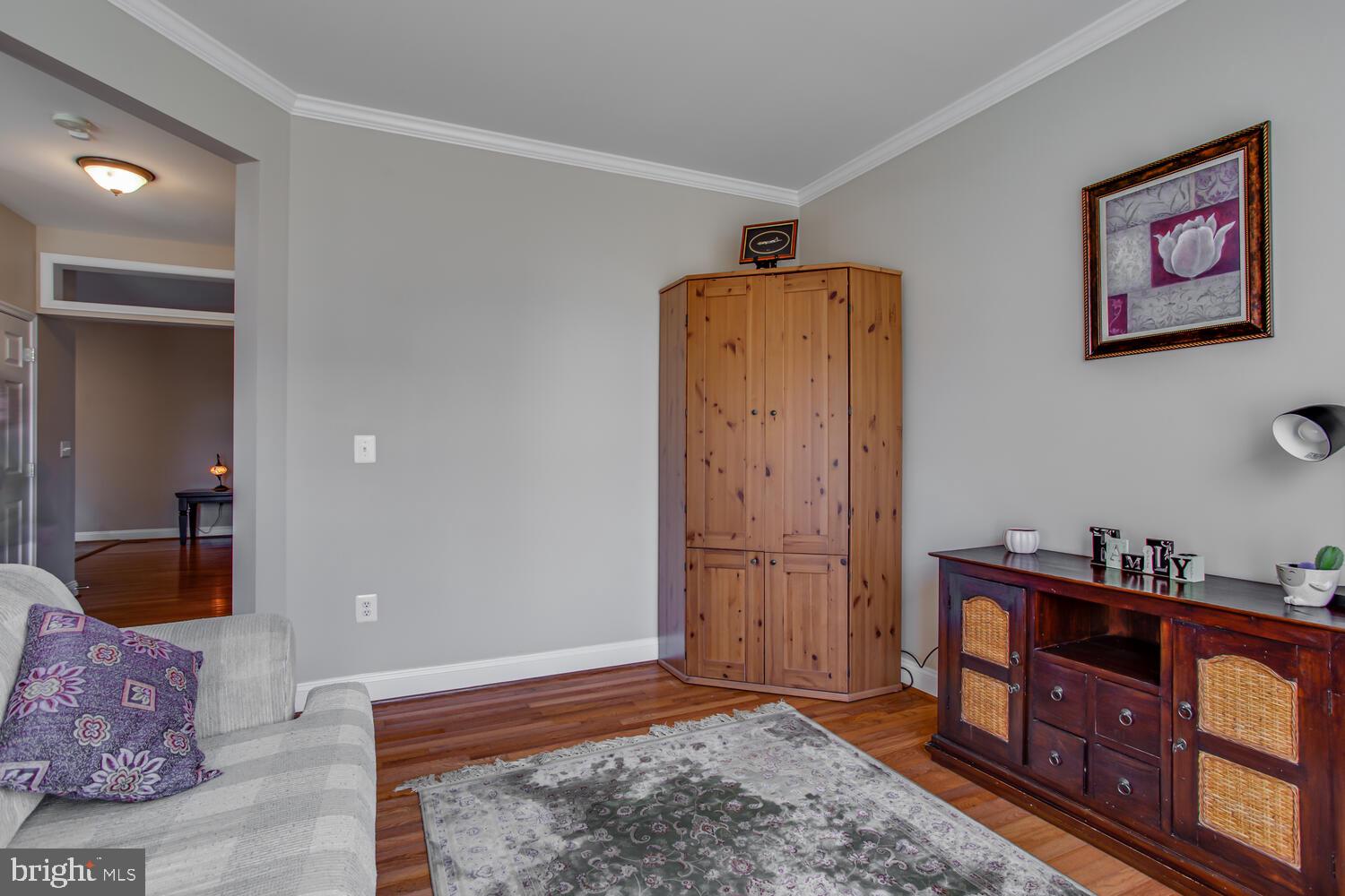 WESTBURY - Residential