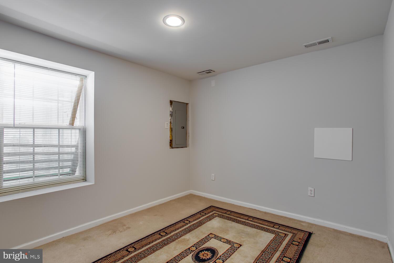 WESTBURY - Residential