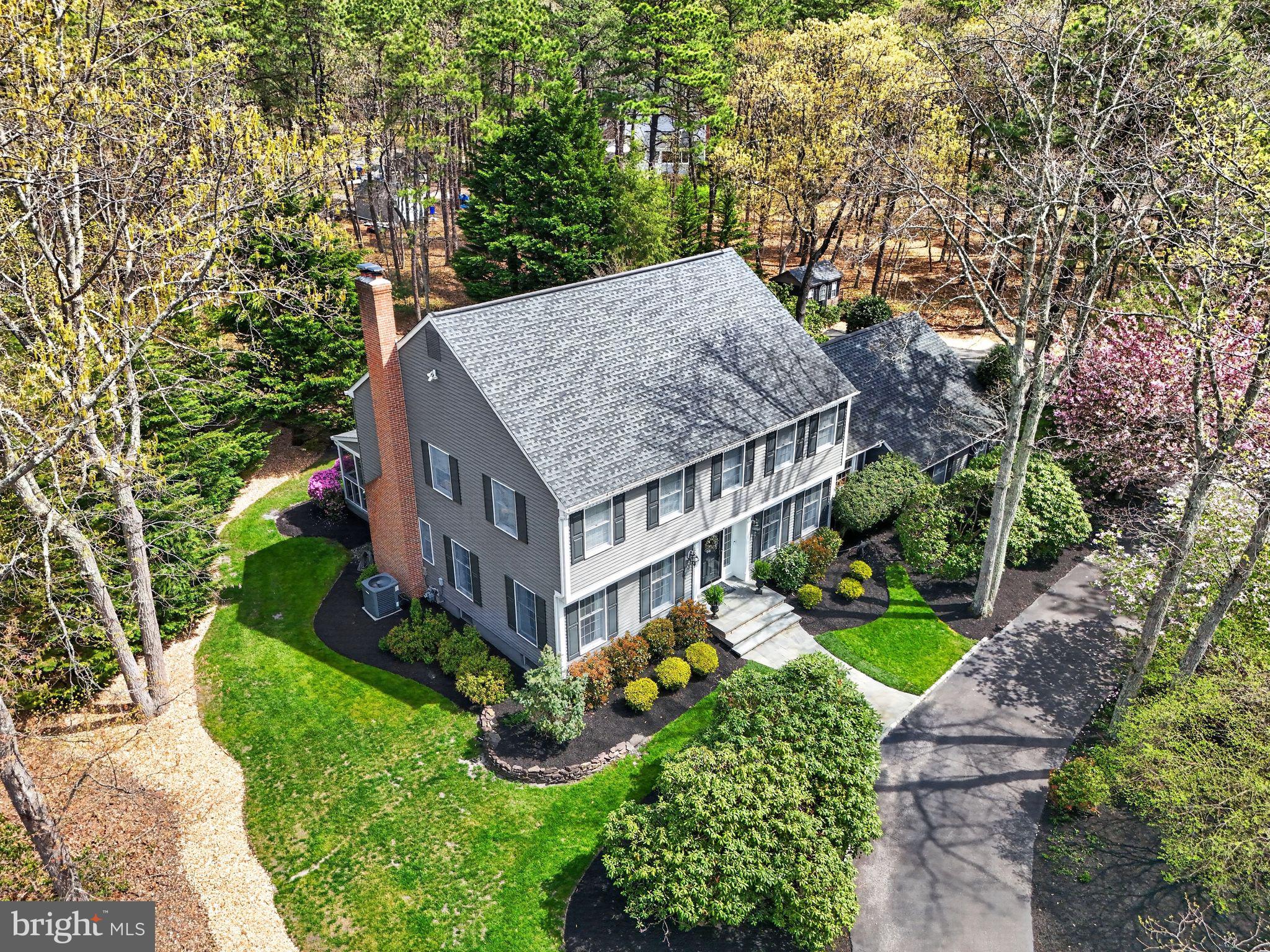 6 POINTE VIEW DRIVE