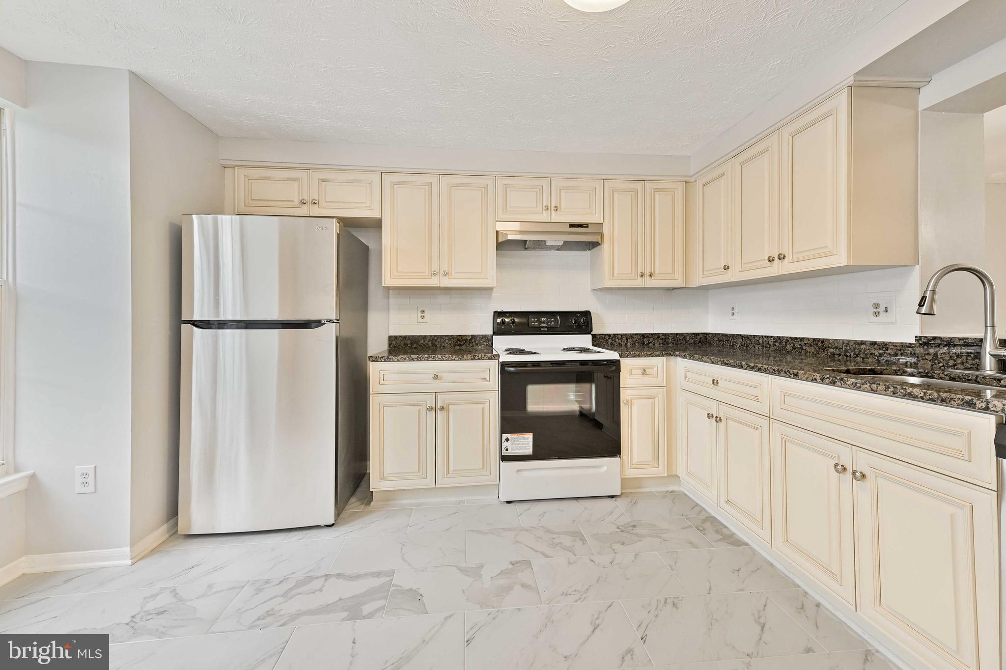 634 LAKEWORTH DRIVE