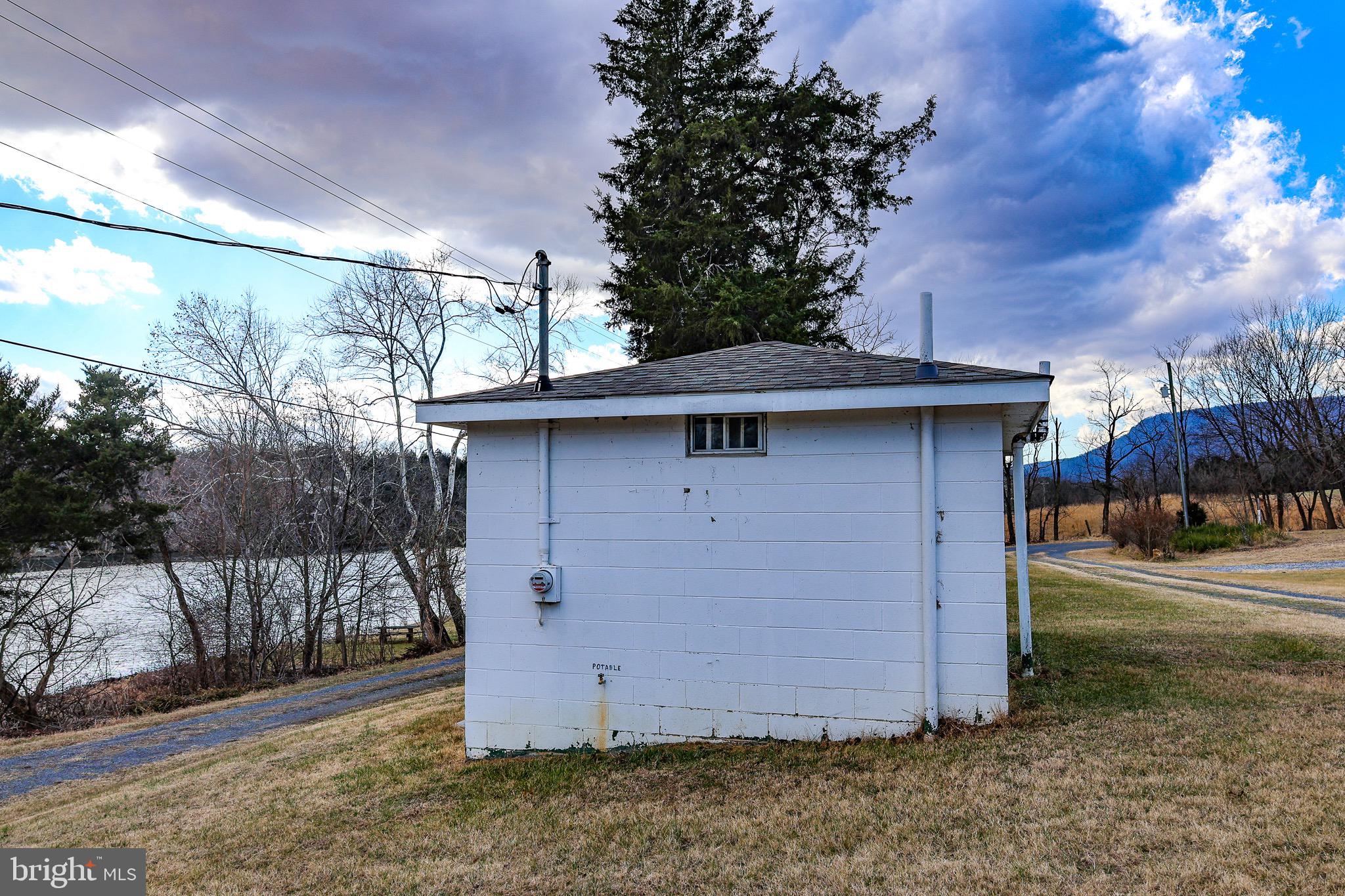 RIVERVIEW ESTATES - Land