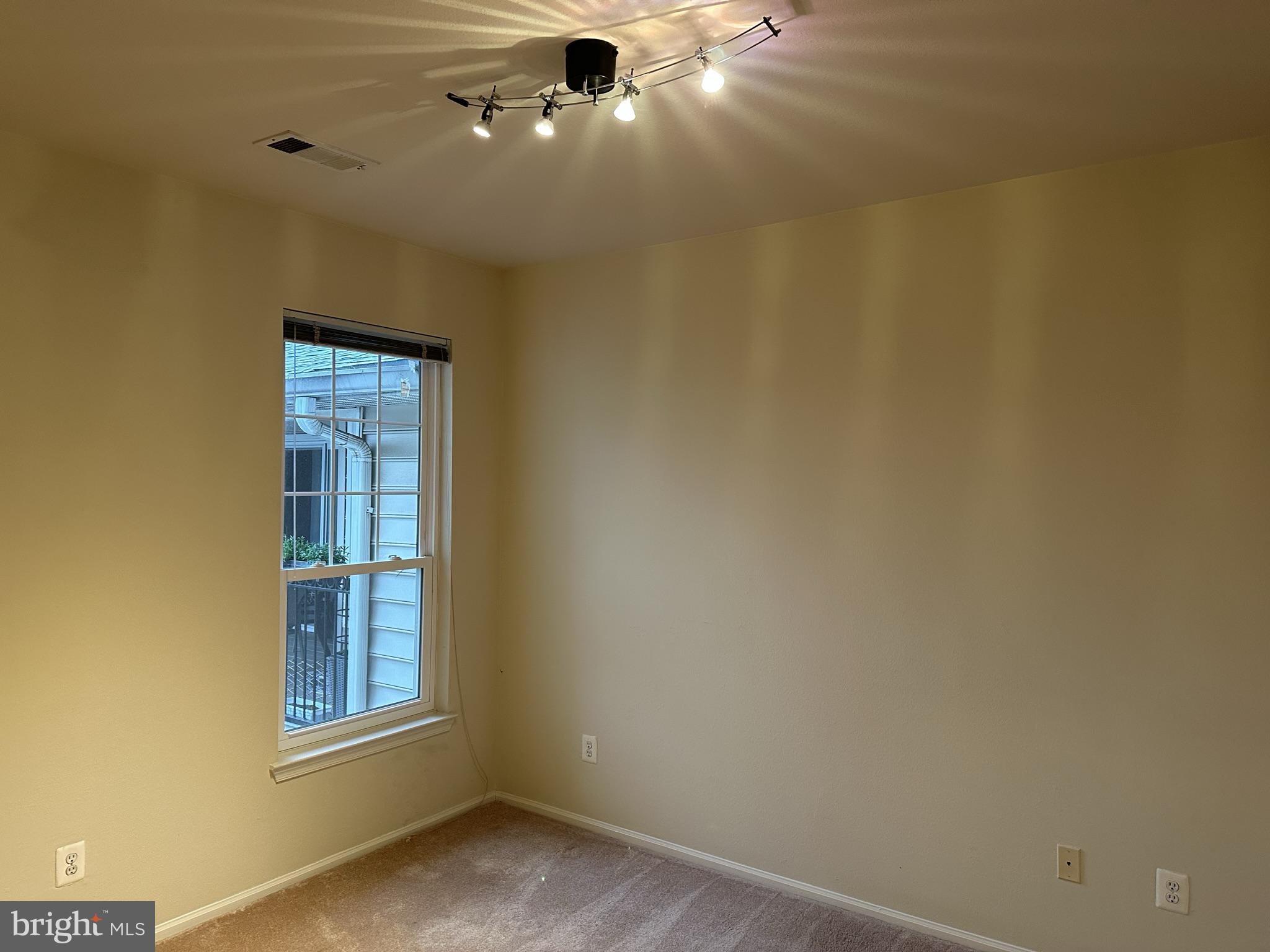 GATES OF MCLEAN - Residential Lease