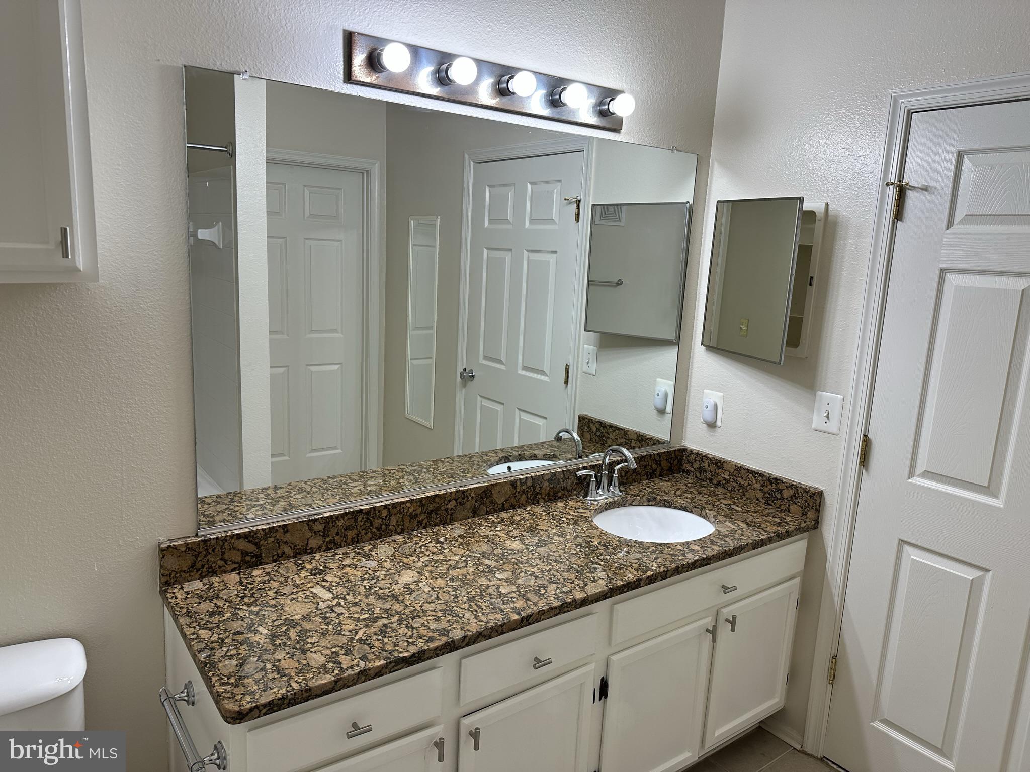 GATES OF MCLEAN - Residential Lease