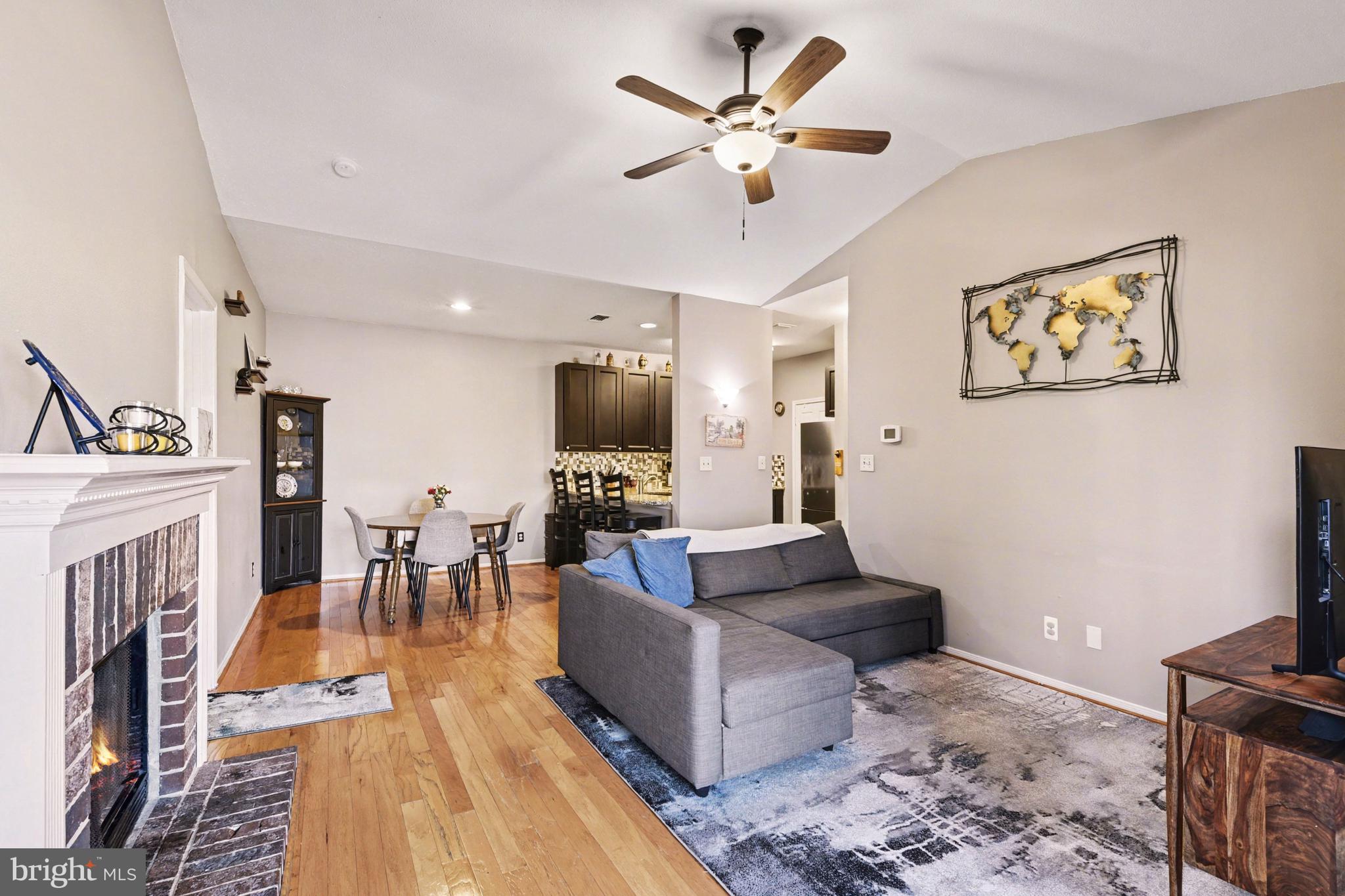 ENGLISH COUNTRY MANOR - Residential