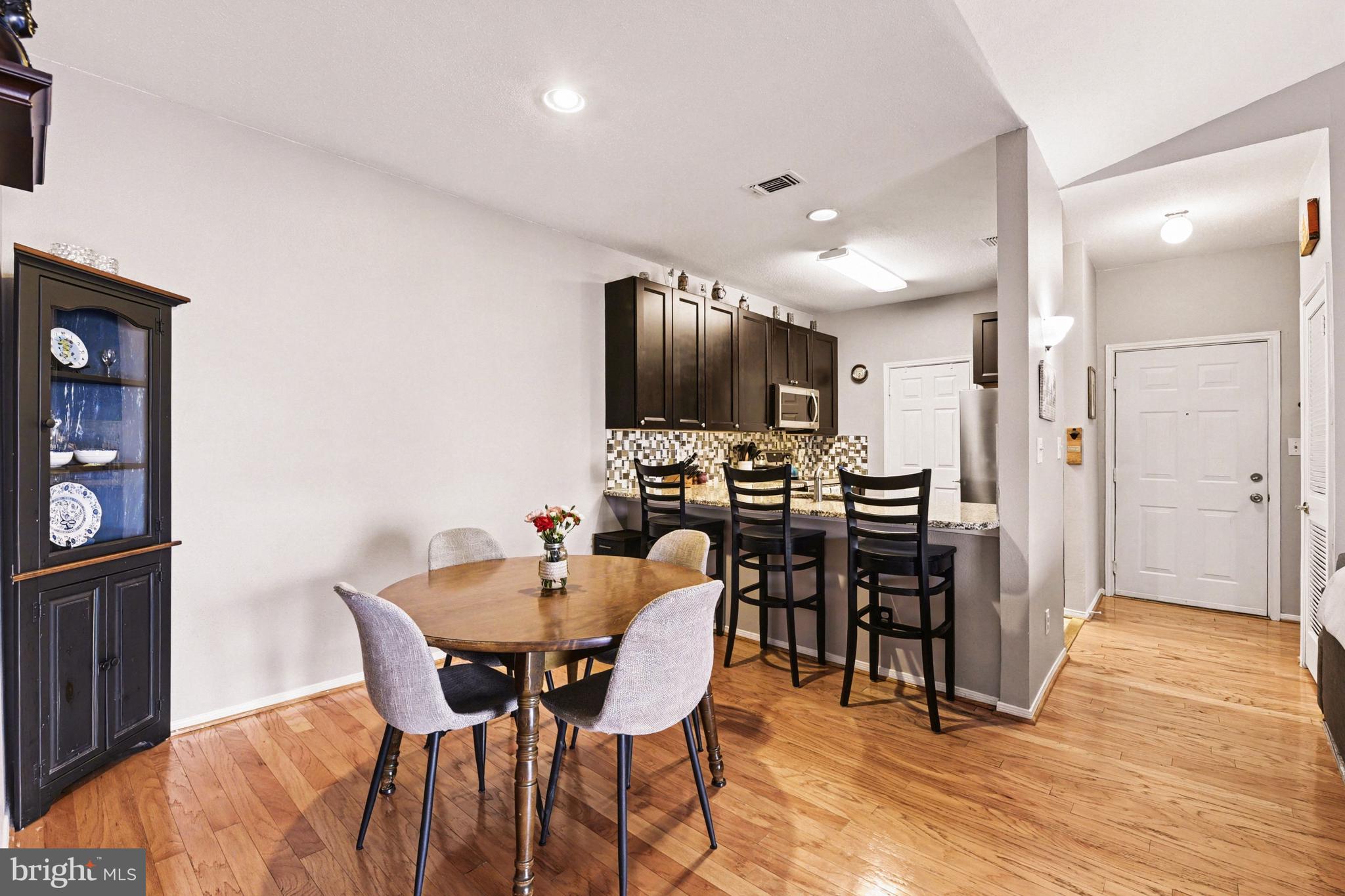 ENGLISH COUNTRY MANOR - Residential