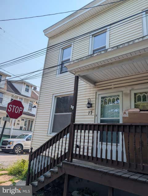 Townhouse For Rent - 17-19-21-23 Pine Street #17<br/> PORT CARBON, PA 17965