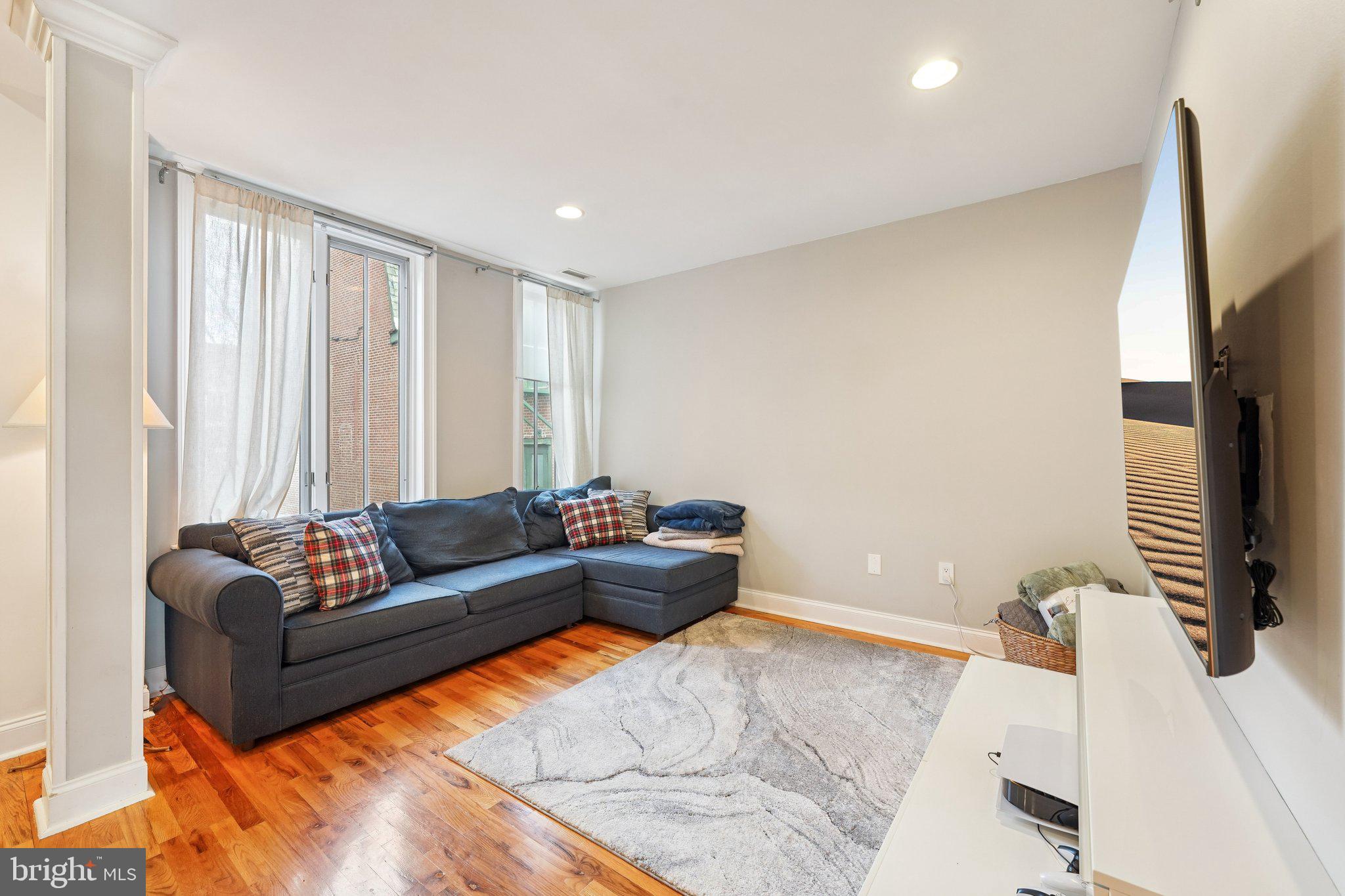 WASHINGTON SQ WEST - Residential