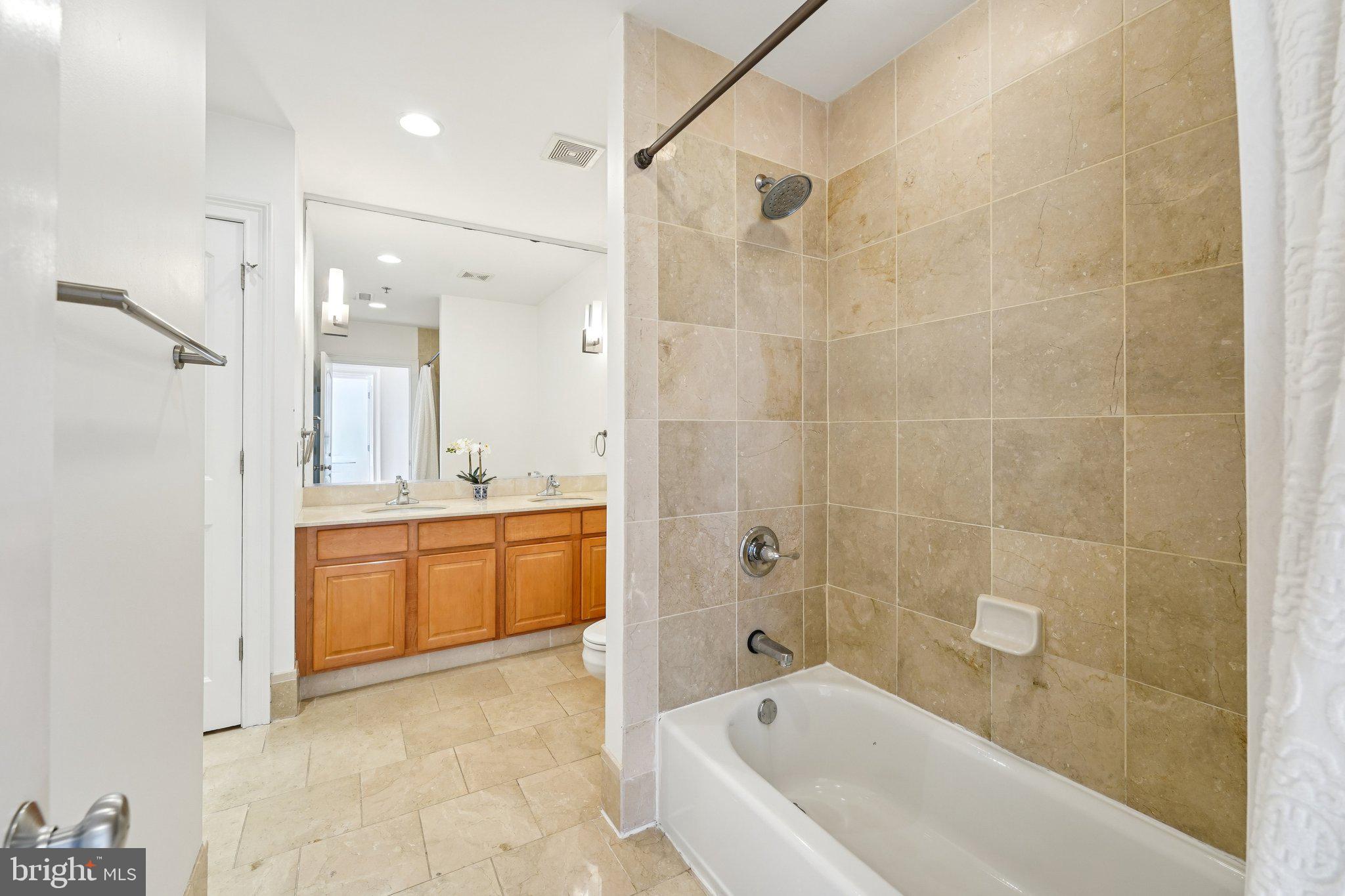 WASHINGTON SQ WEST - Residential