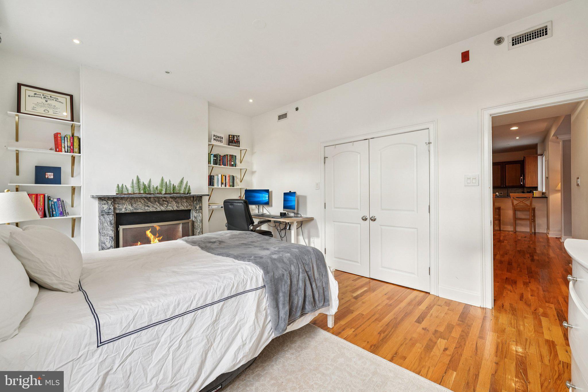 WASHINGTON SQ WEST - Residential