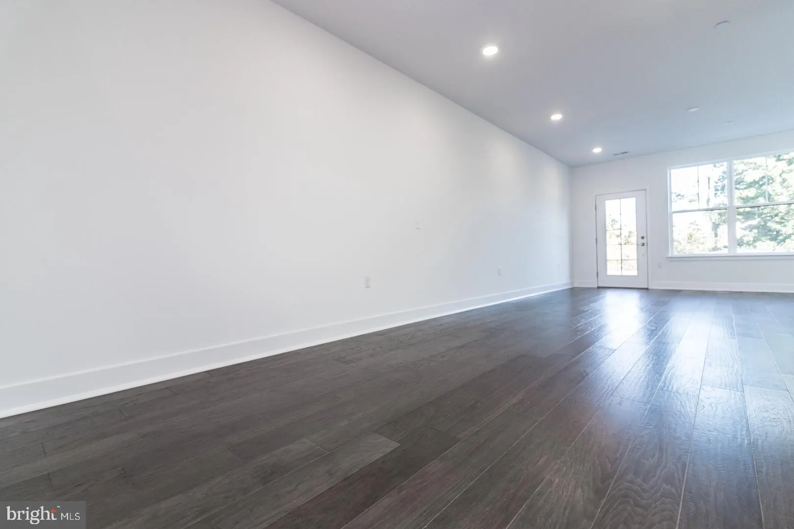 Titusville, New Jersey 08560, United States, 2 Bedrooms Bedrooms, ,2 BathroomsBathrooms,Residential,Pending,38459