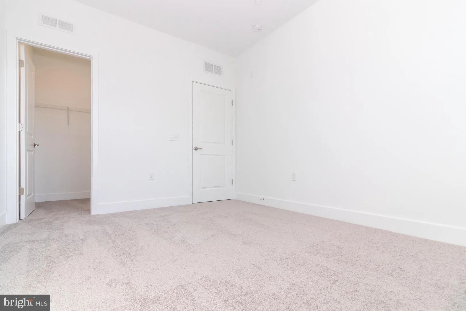 Titusville, New Jersey 08560, United States, 2 Bedrooms Bedrooms, ,2 BathroomsBathrooms,Residential,Pending,38459