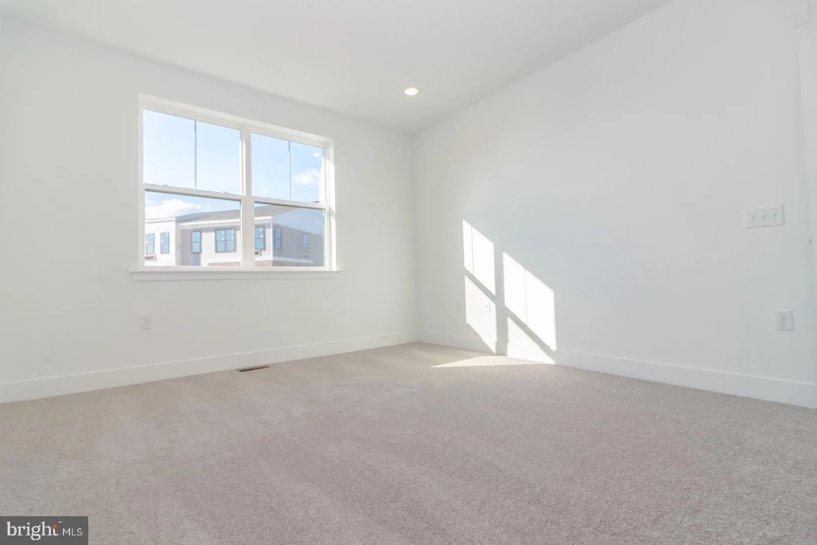 Titusville, New Jersey 08560, United States, 2 Bedrooms Bedrooms, ,2 BathroomsBathrooms,Residential,Pending,38459