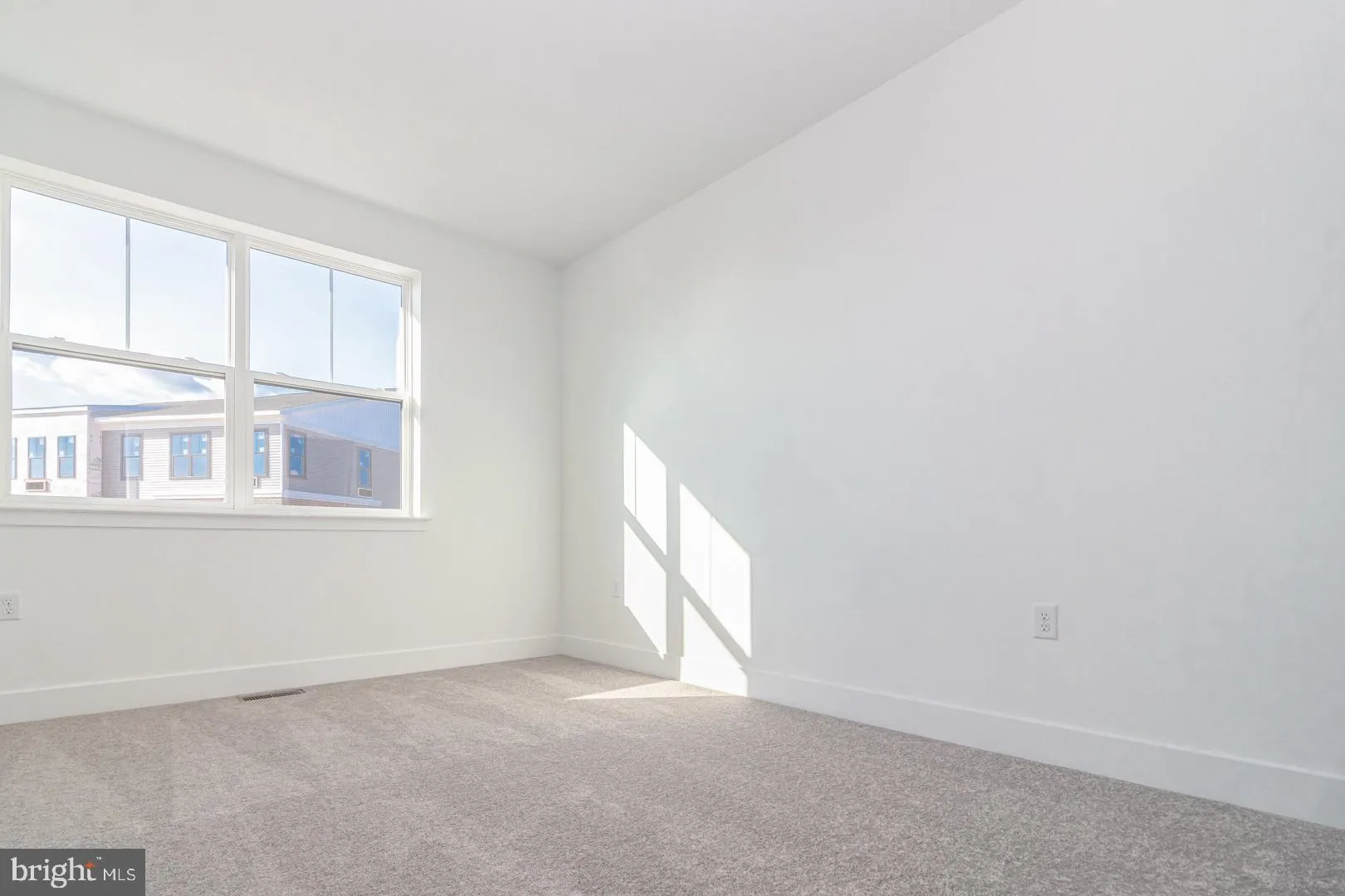 Titusville, New Jersey 08560, United States, 2 Bedrooms Bedrooms, ,2 BathroomsBathrooms,Residential,Pending,38459