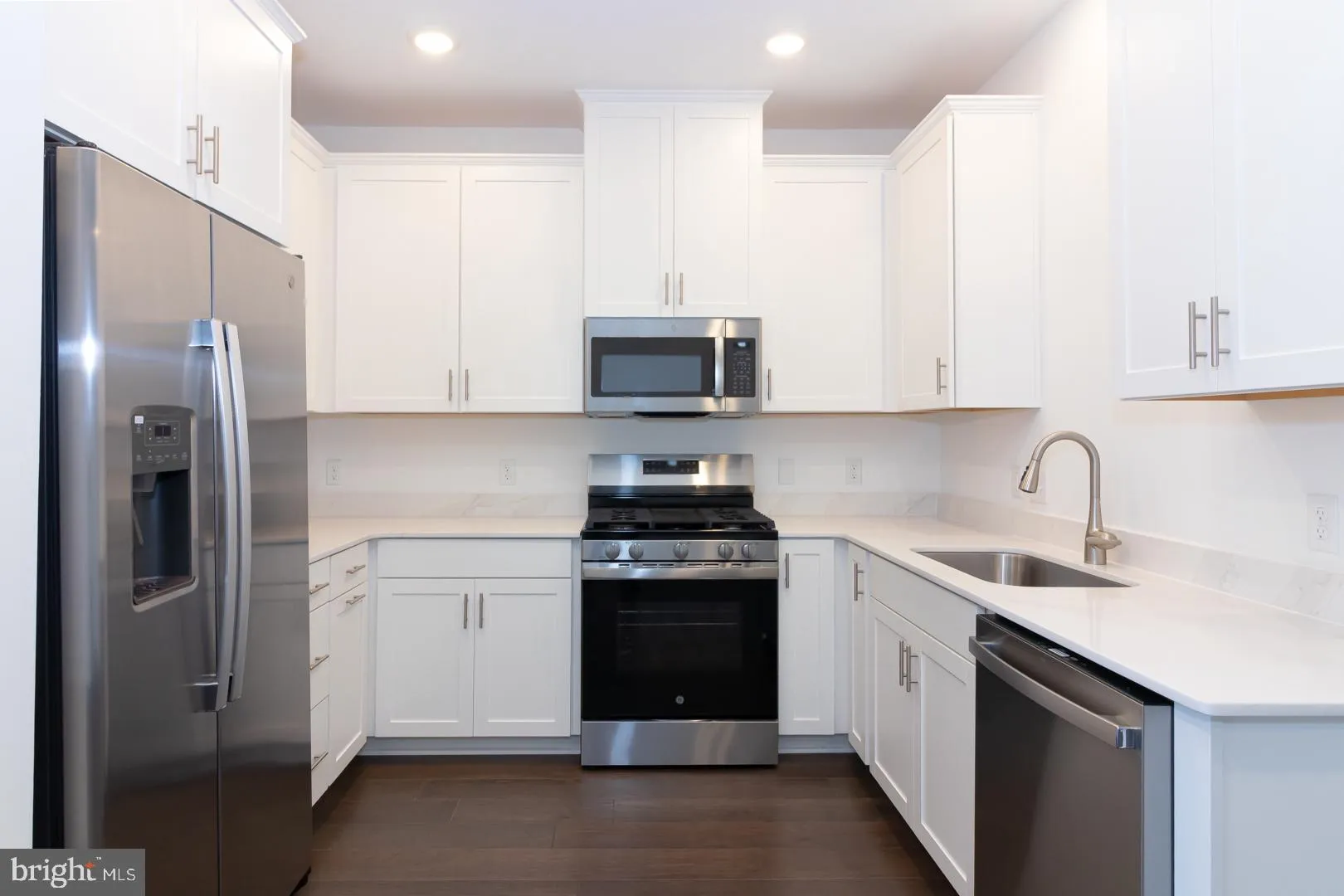 Titusville, New Jersey 08560, United States, 2 Bedrooms Bedrooms, ,2 BathroomsBathrooms,Residential,Pending,38459