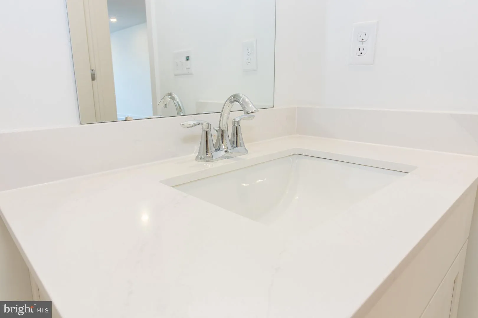 Titusville, New Jersey 08560, United States, 2 Bedrooms Bedrooms, ,2 BathroomsBathrooms,Residential,Pending,38459