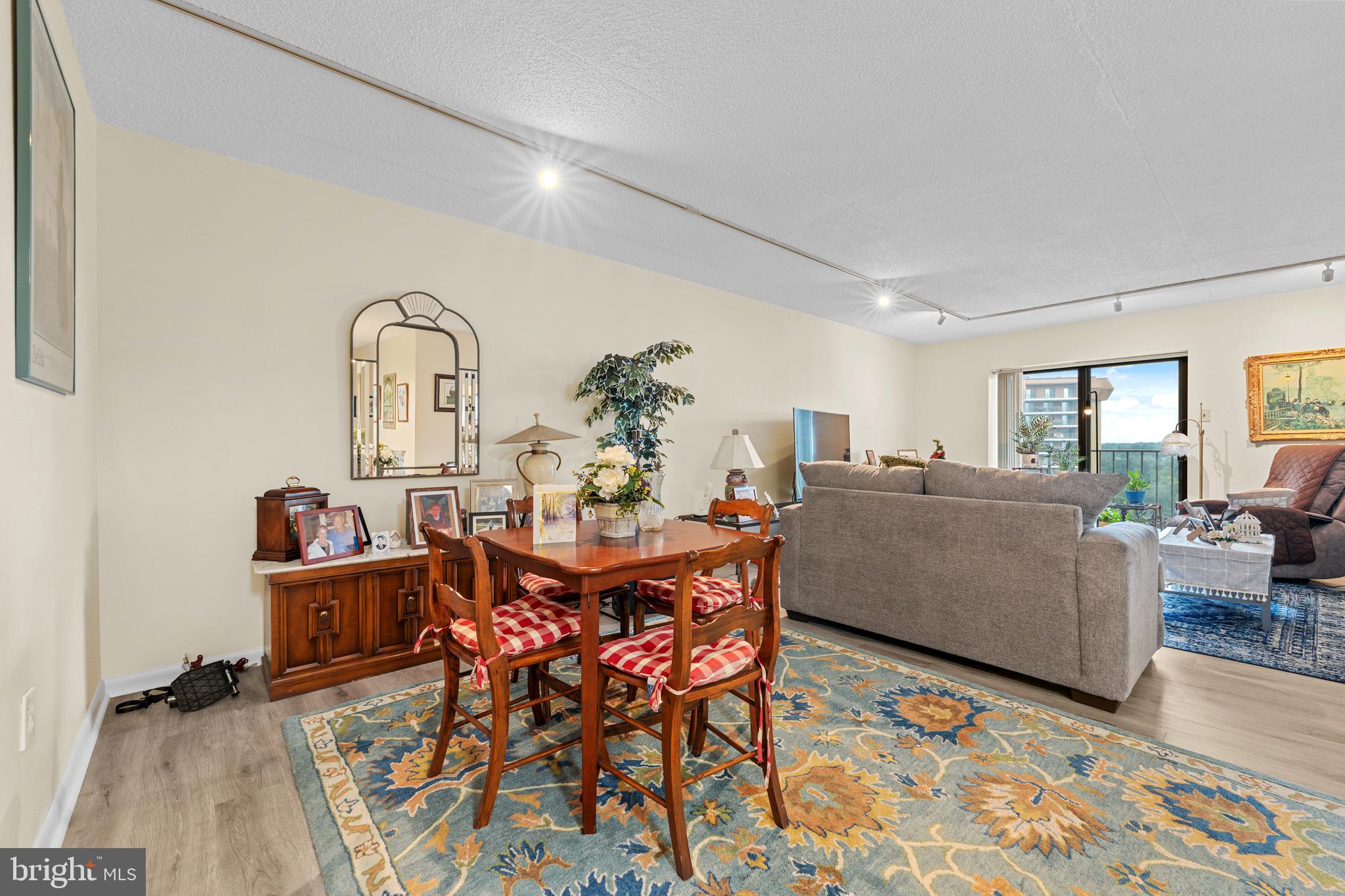11004 VALLEY FORGE CIRCLE 1004