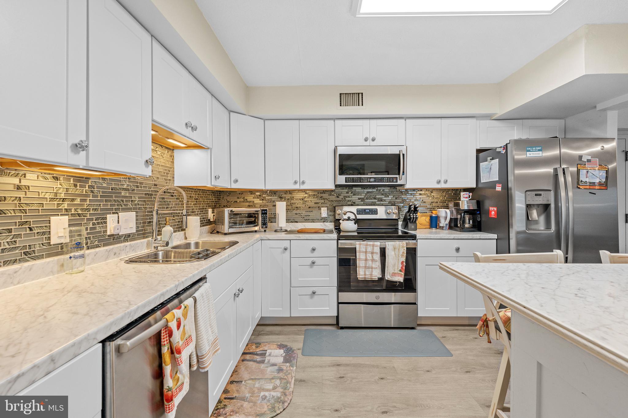 11004 VALLEY FORGE CIRCLE 1004