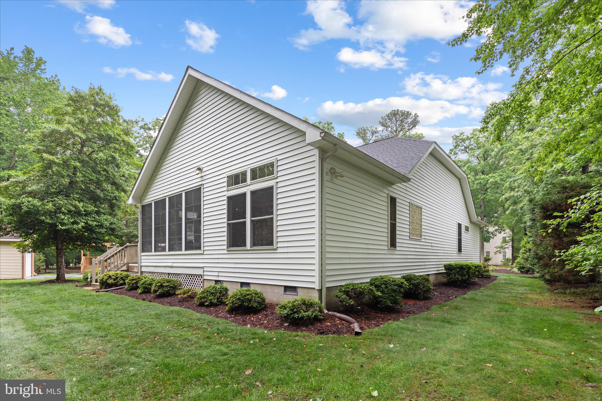 11 BURR HILL DRIVE