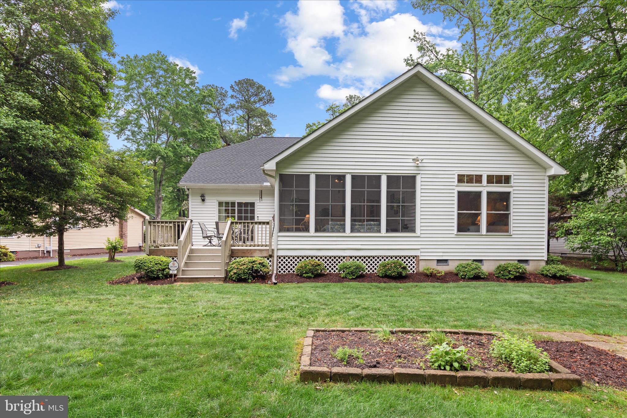 11 BURR HILL DRIVE