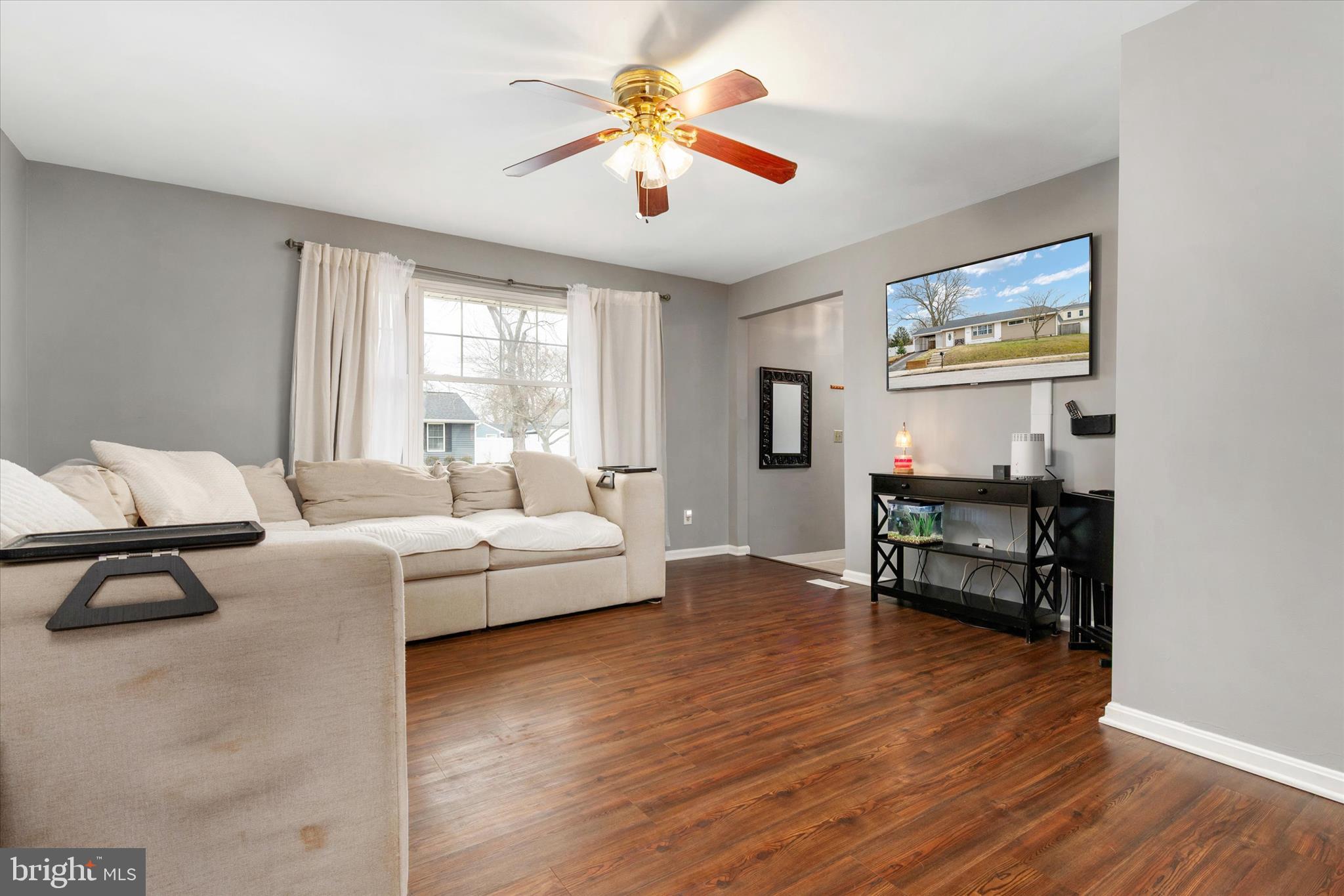 PASADENA MANOR - Residential