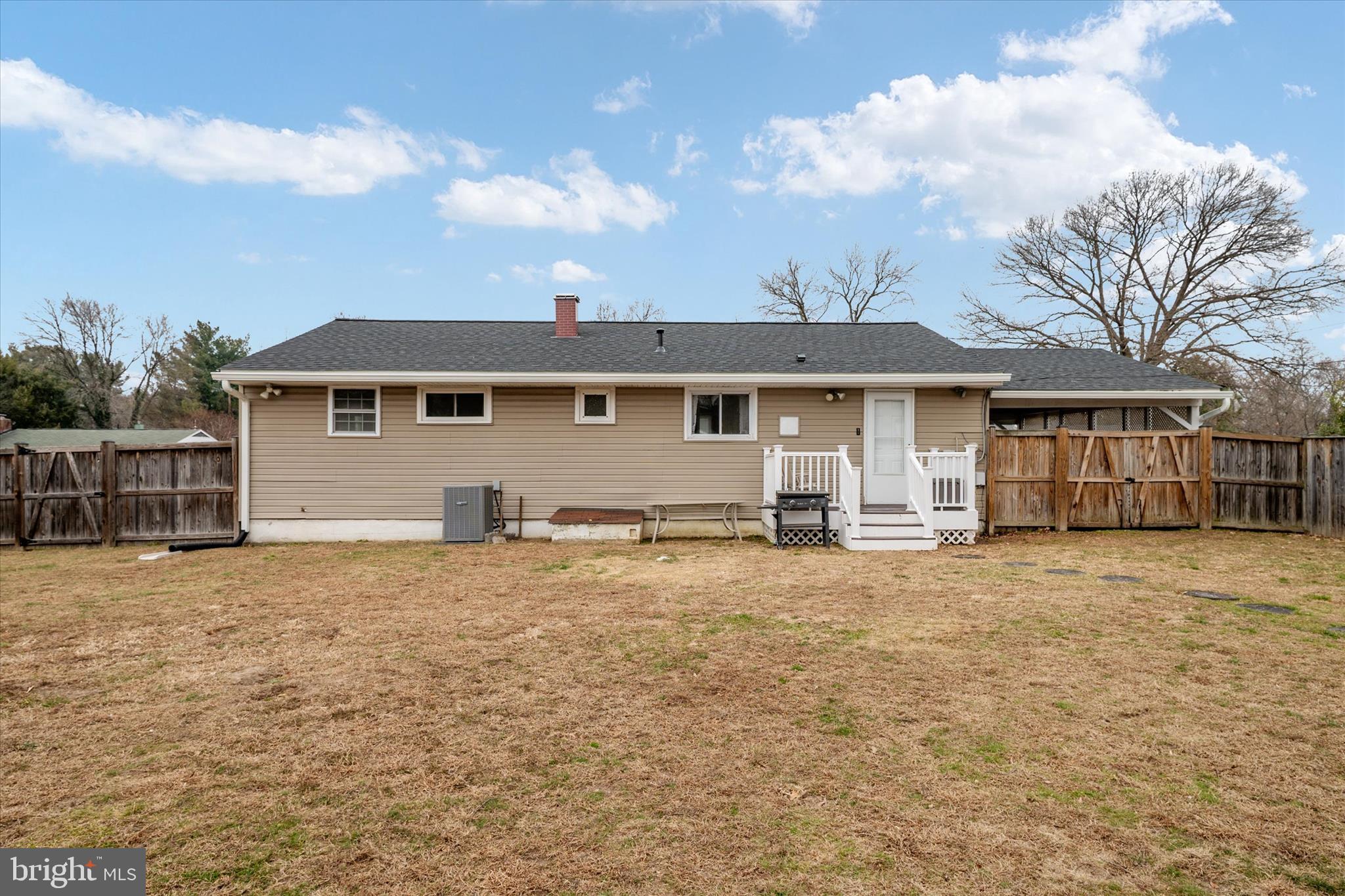 PASADENA MANOR - Residential