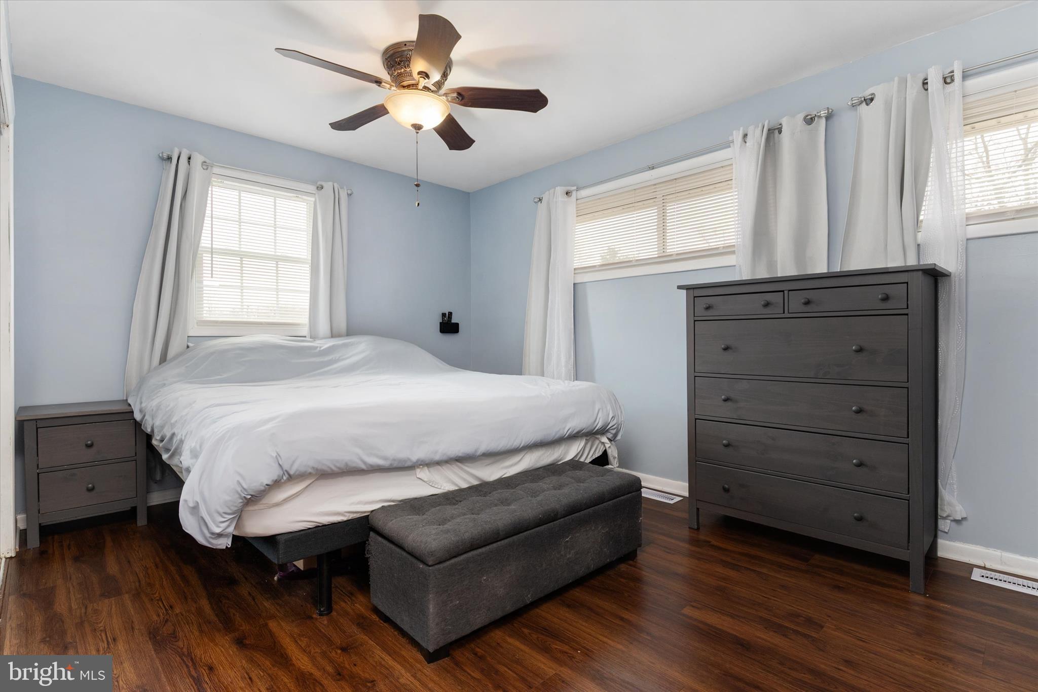 PASADENA MANOR - Residential