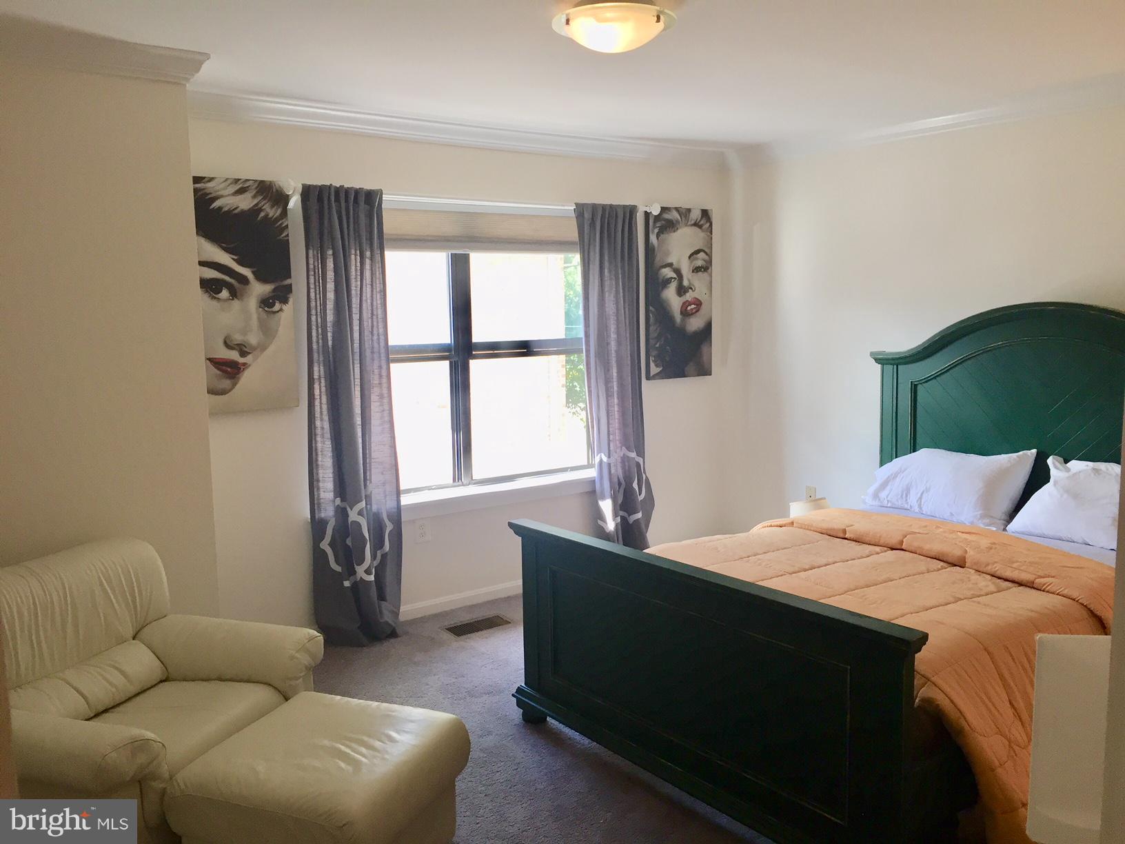 BRISTOL SQUARE - Residential Lease