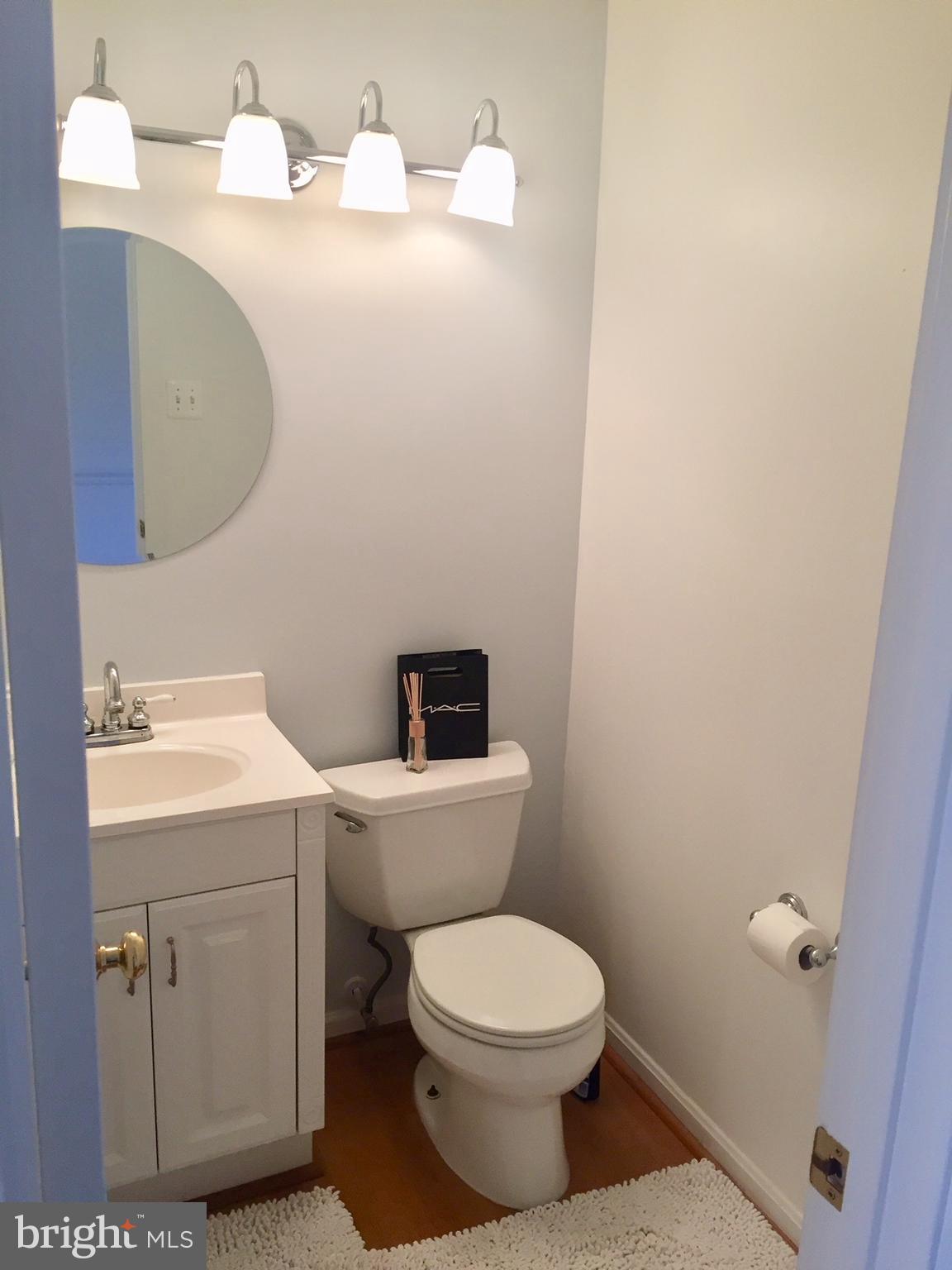 BRISTOL SQUARE - Residential Lease