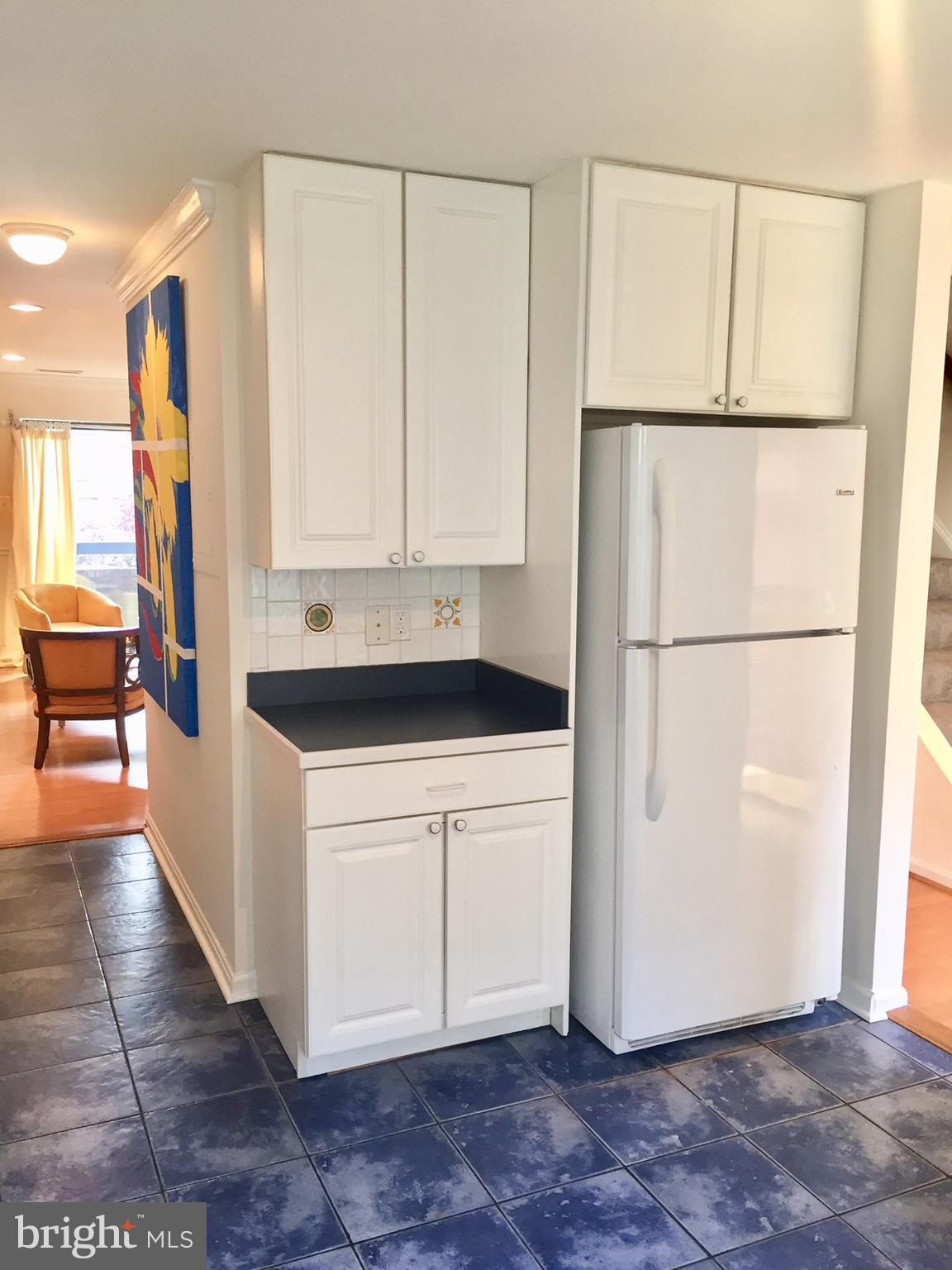 BRISTOL SQUARE - Residential Lease