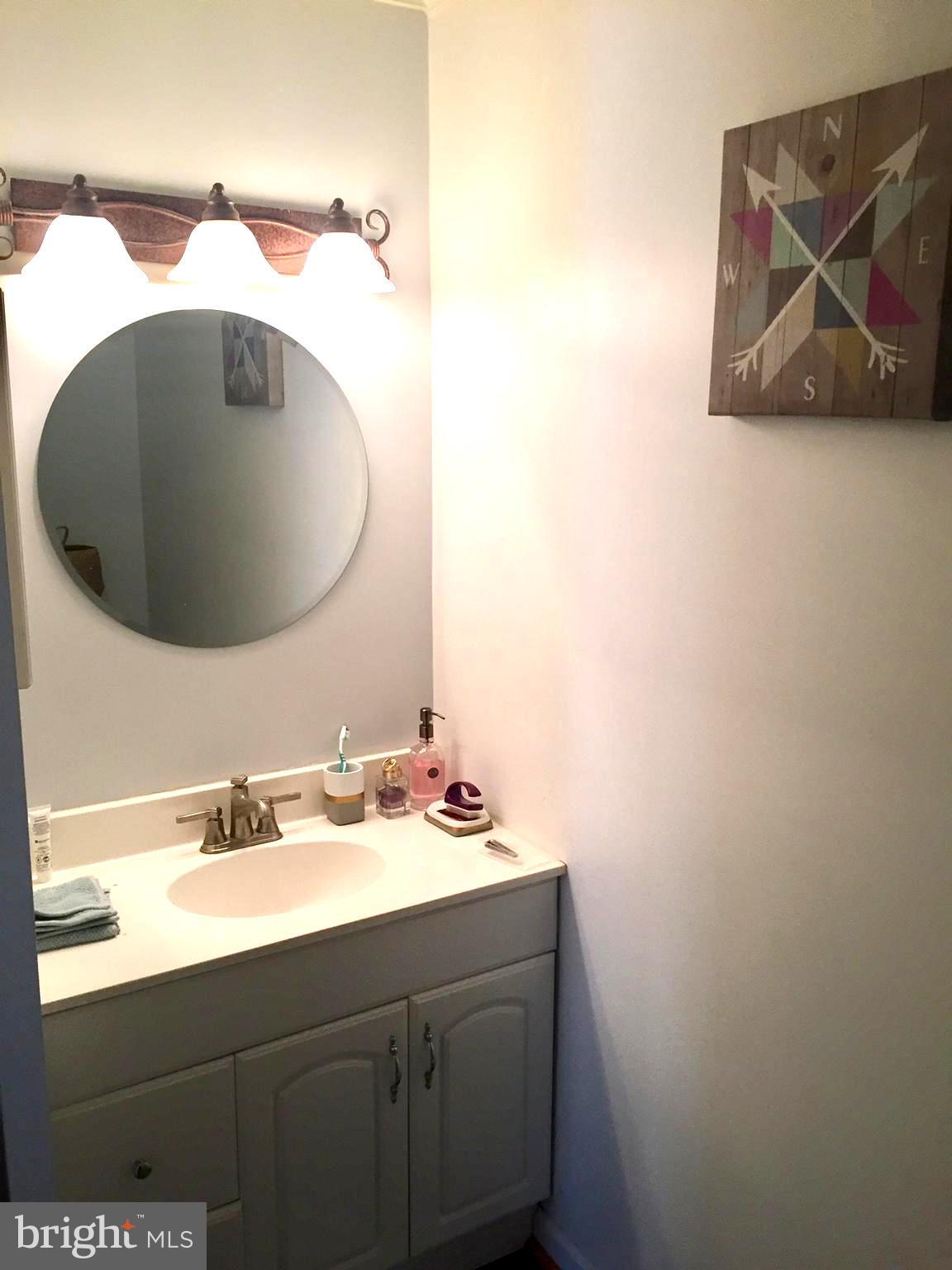 BRISTOL SQUARE - Residential Lease