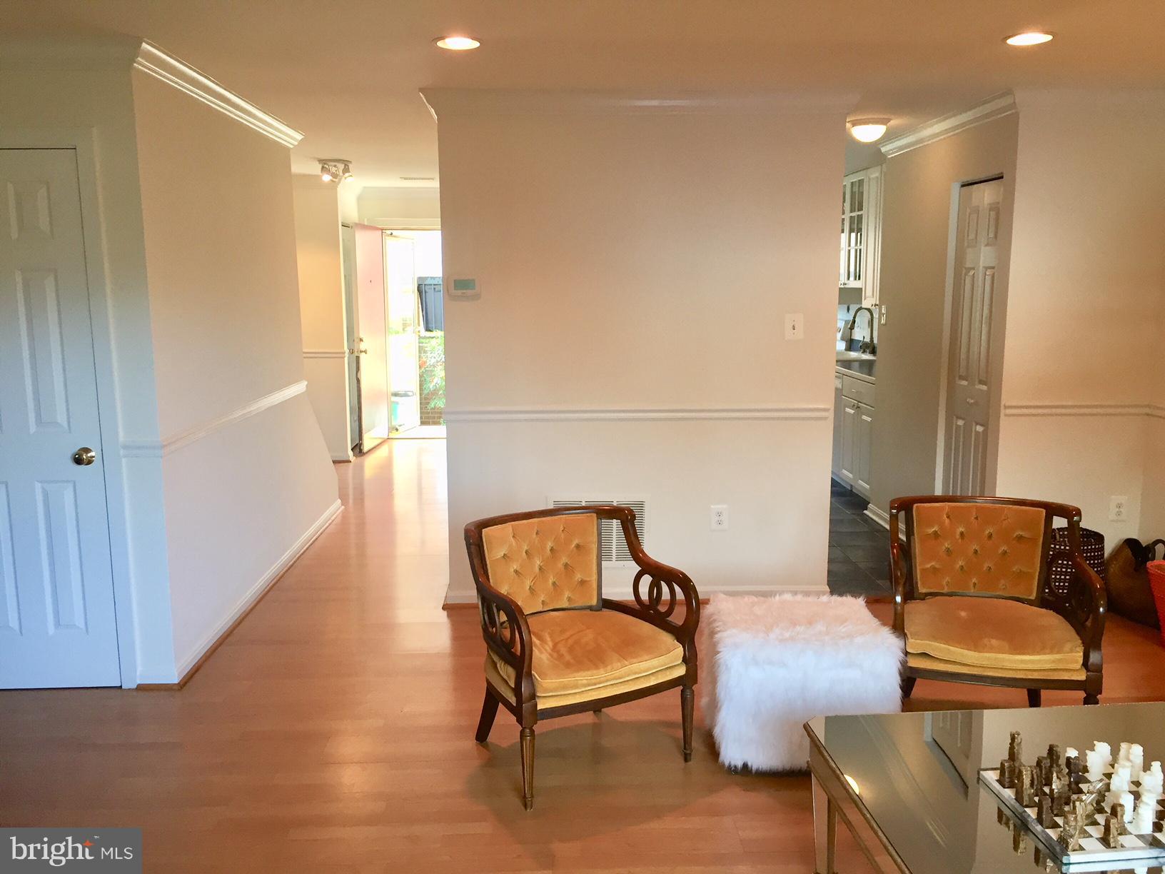 BRISTOL SQUARE - Residential Lease